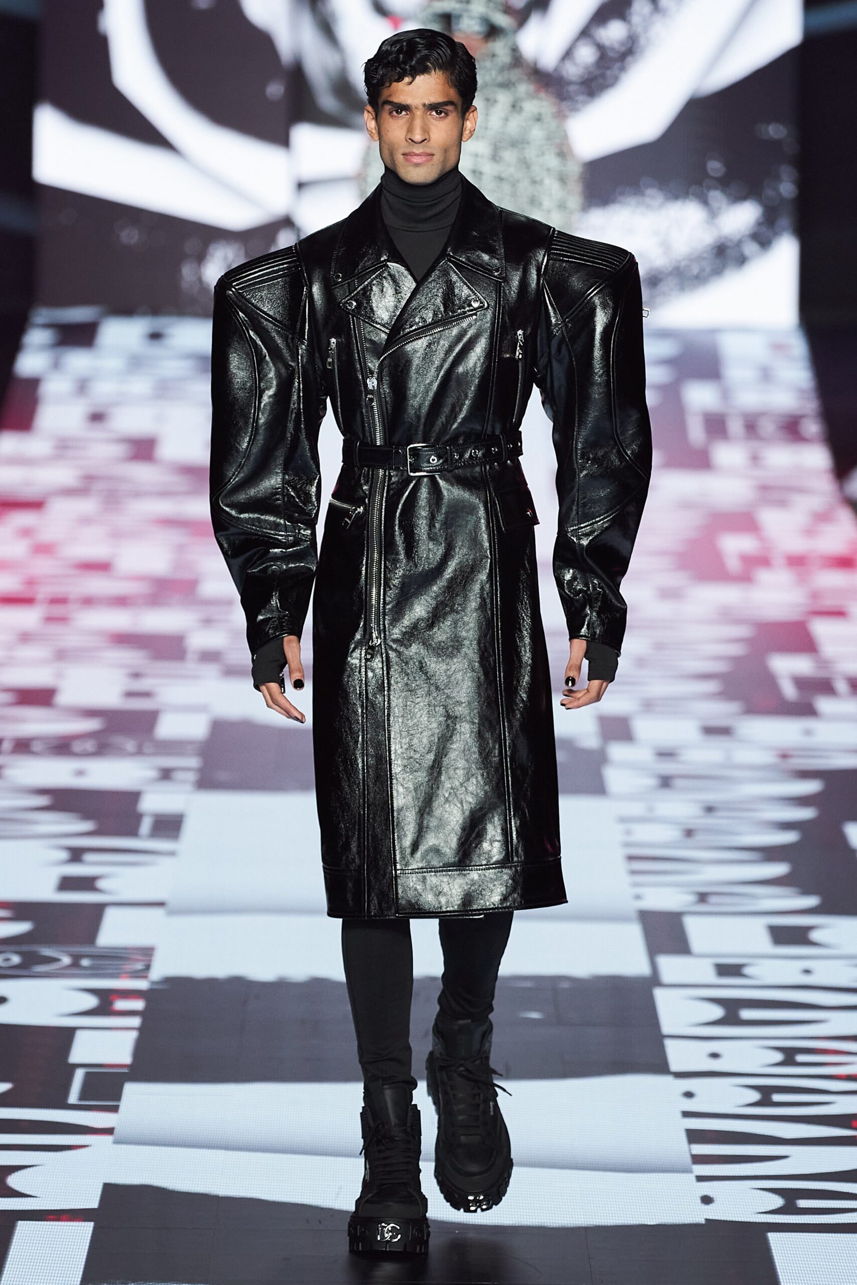 Dolce & Gabbana F/W 22 Menswear Look 10