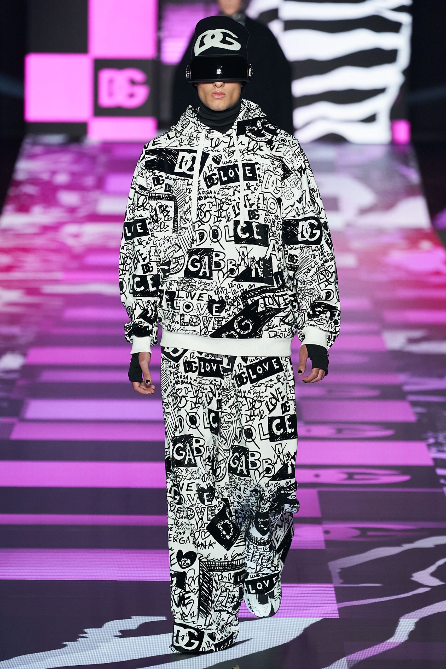 Dolce & Gabbana F/W 22 Menswear Look 14