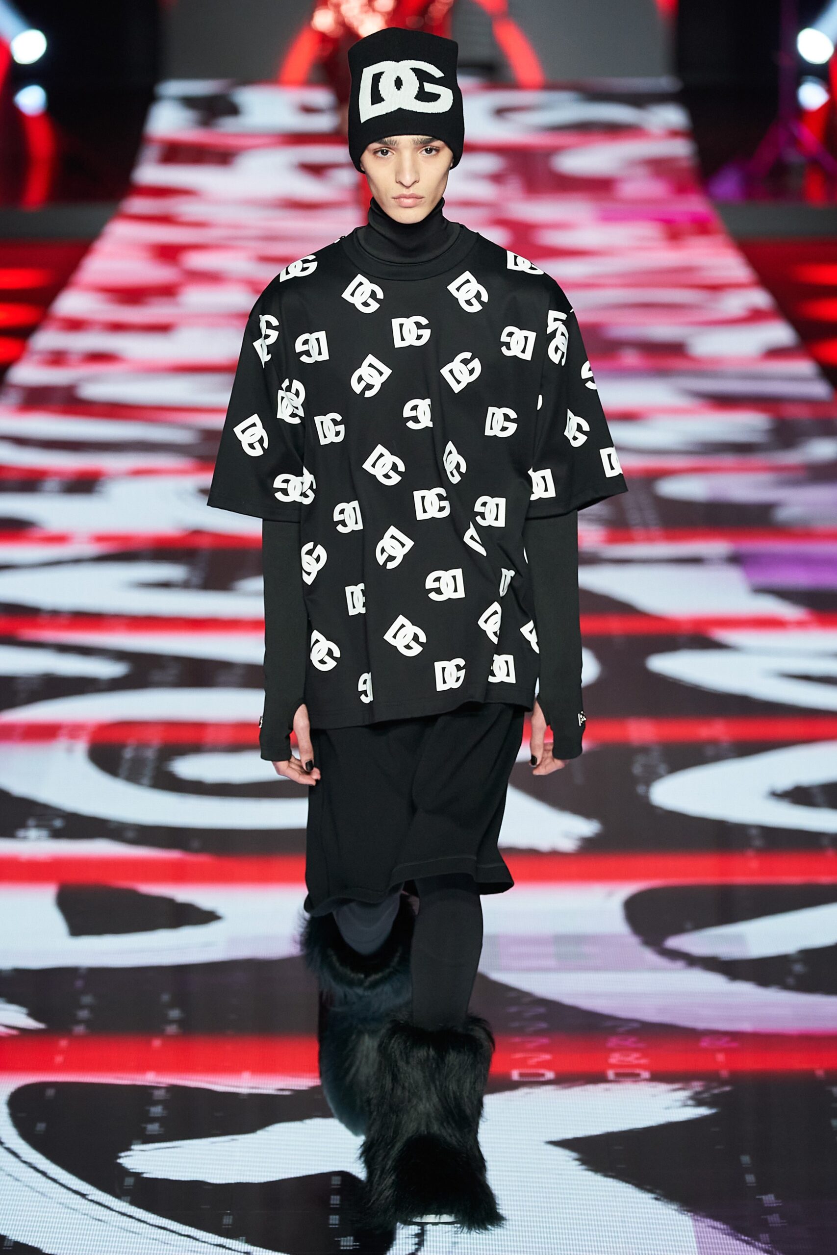 Dolce & Gabbana F/W 22 Menswear Look 16