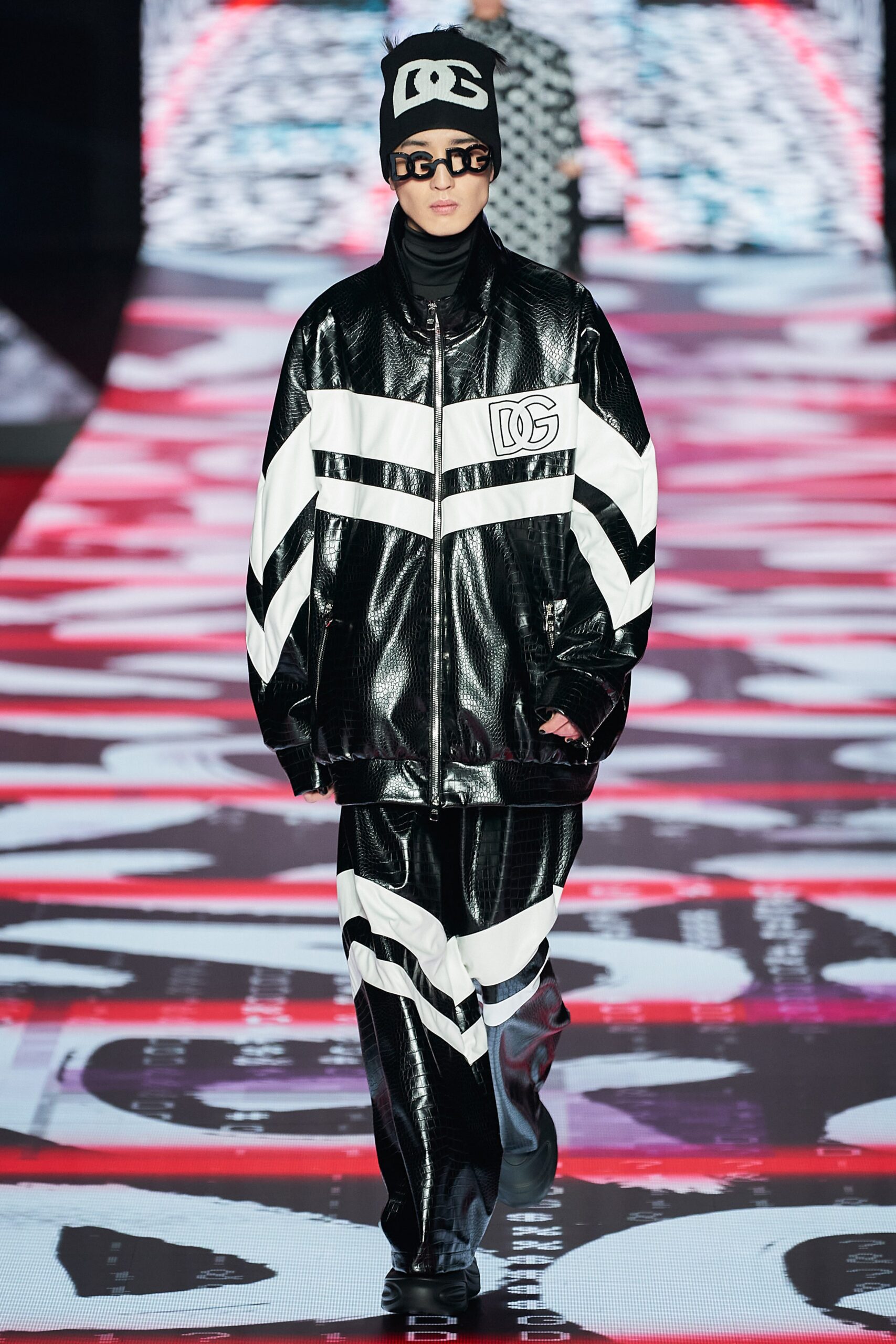 Dolce & Gabbana F/W 22 Menswear Look 17