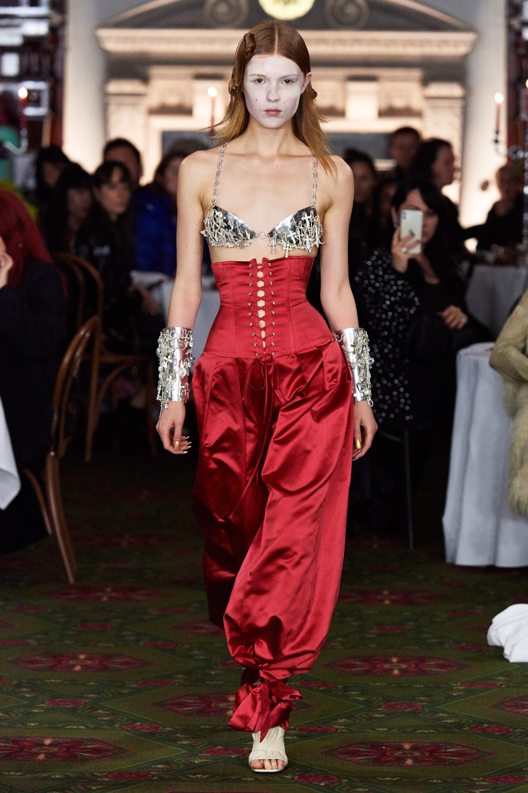 Dilara Findikoglu F/W 20 Look 2