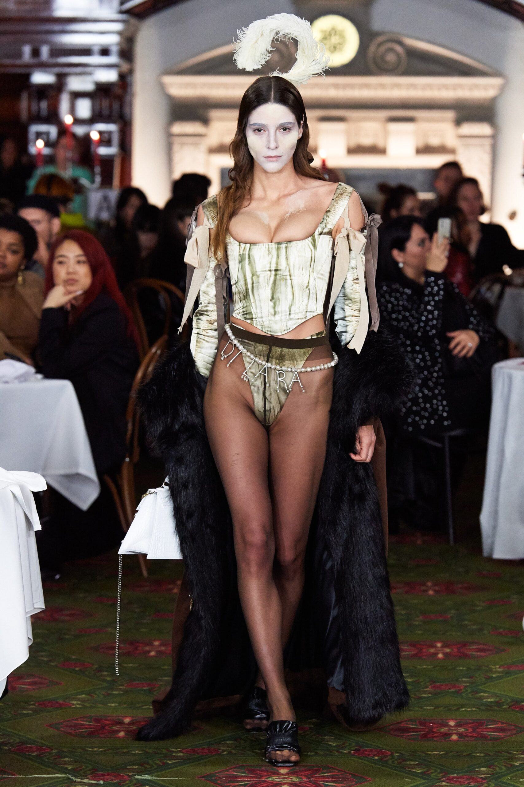 Dilara Findikoglu F/W 20 Look 10
