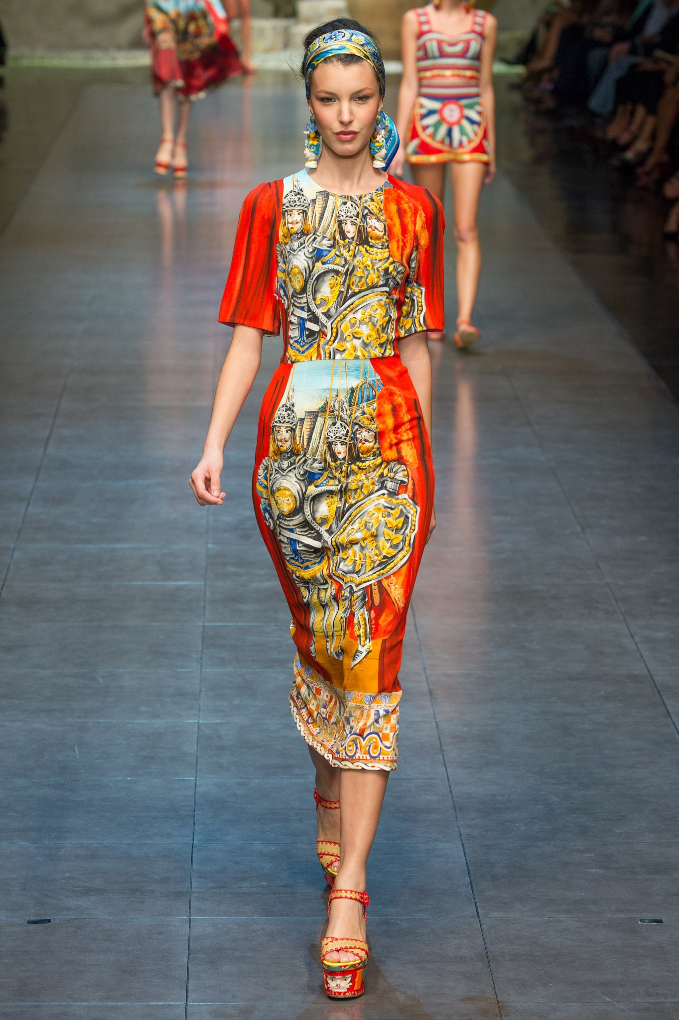 Dolce & Gabbana S/S 13 Look 1