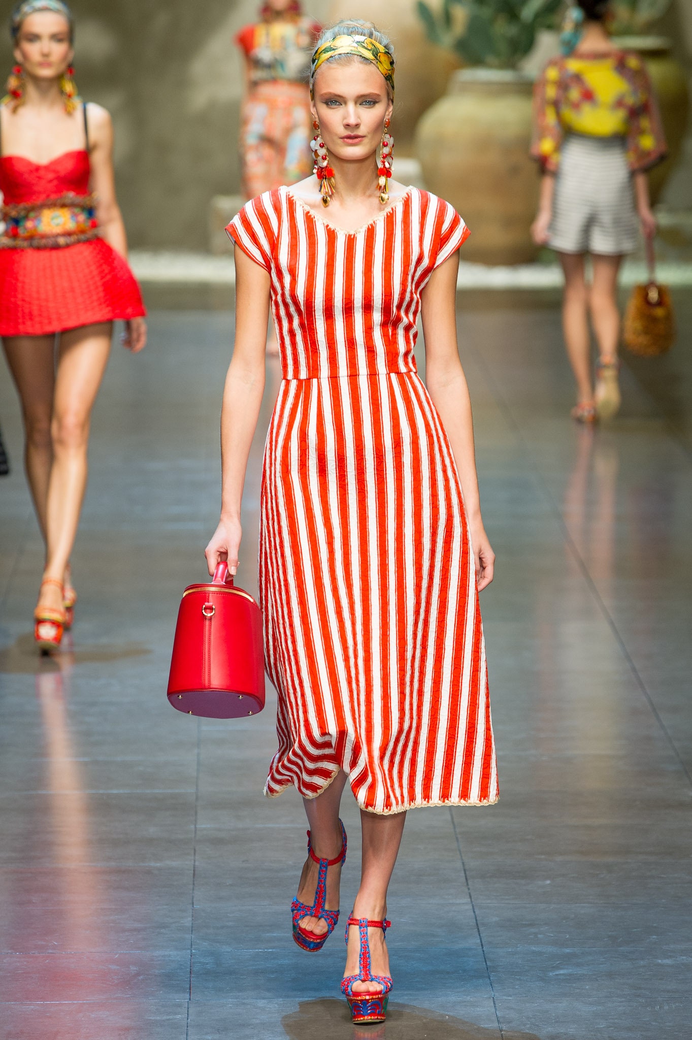 Dolce & Gabbana S/S 13 Look 17