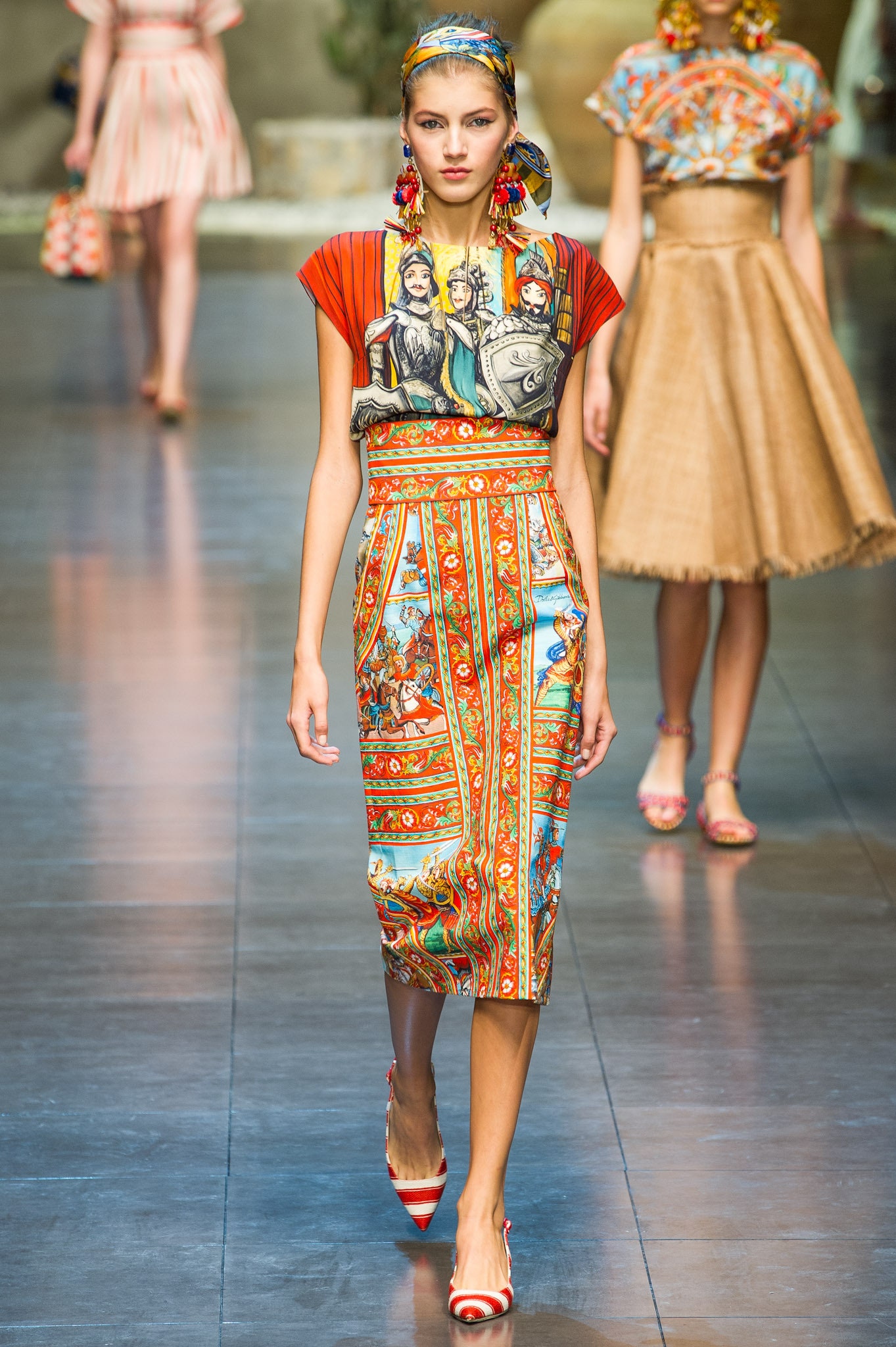 Dolce & Gabbana S/S 13 Look 19