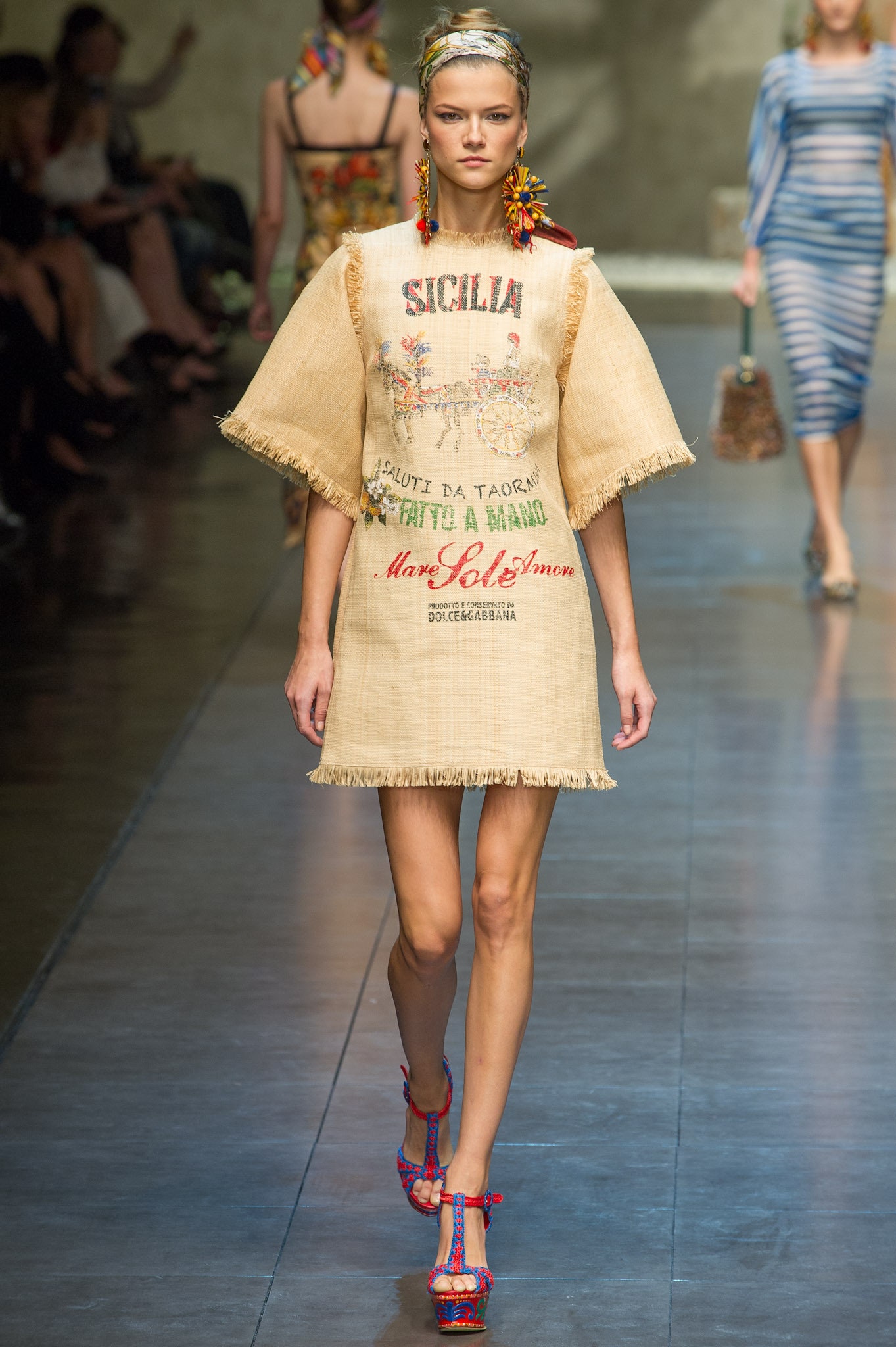 Dolce & Gabbana S/S 13 Look 32
