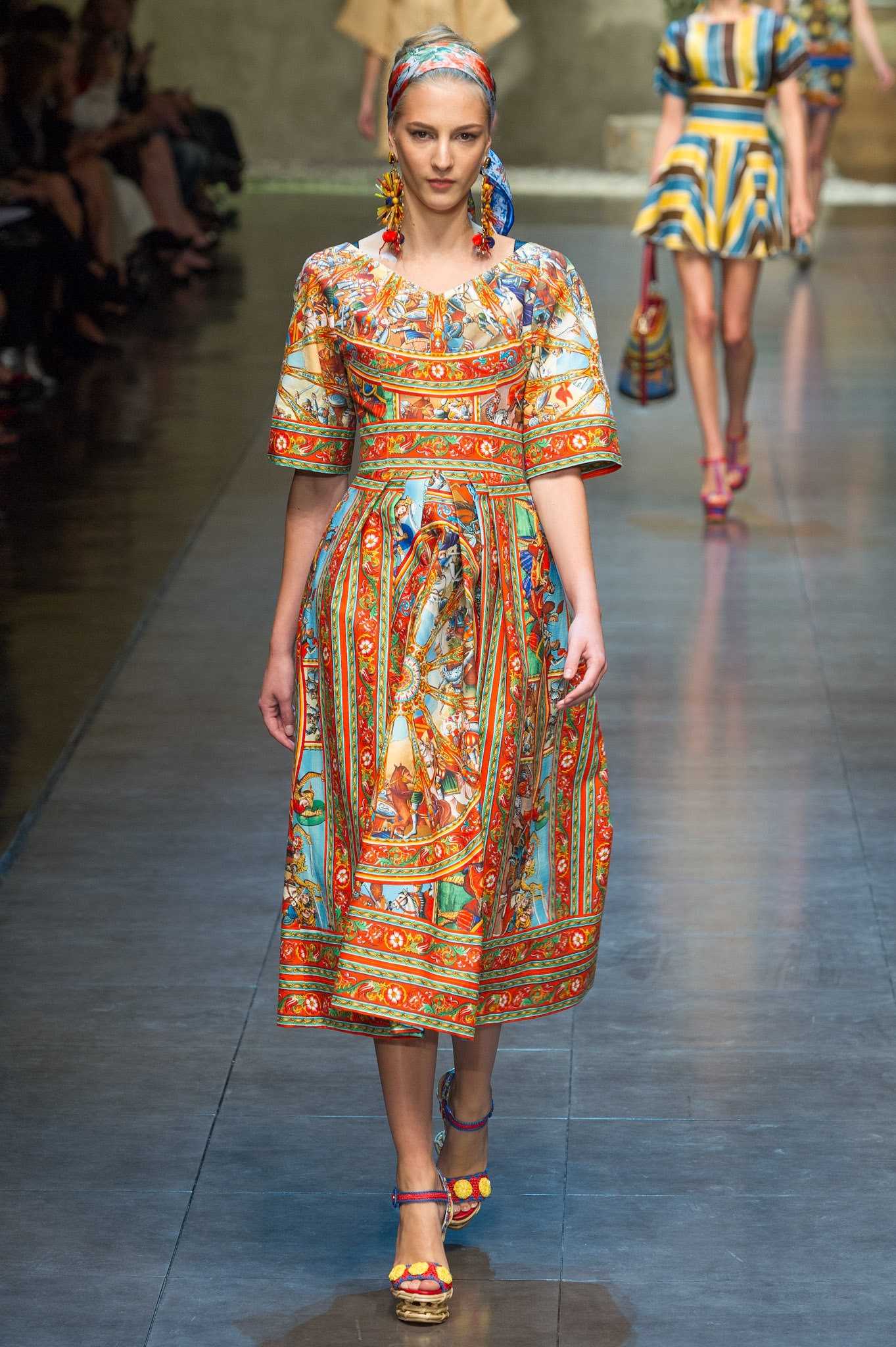 Dolce & Gabbana S/S 13 Look 35
