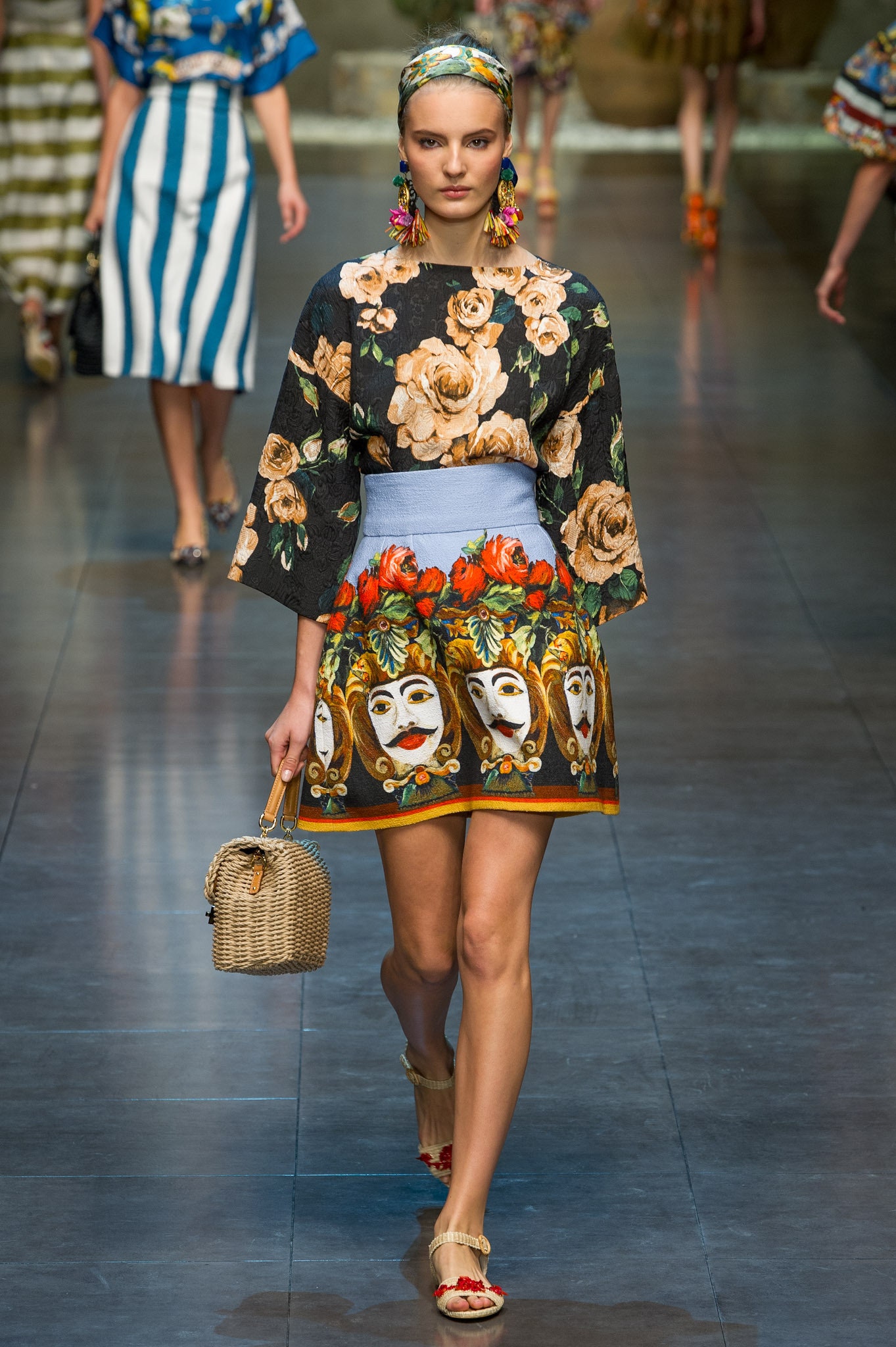 Dolce & Gabbana S/S 13 Look 59