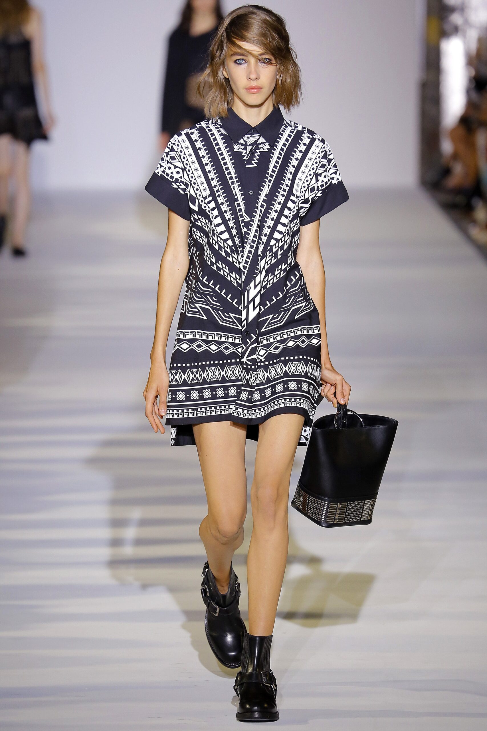 Diesel Black Gold S/S 16 Look 13