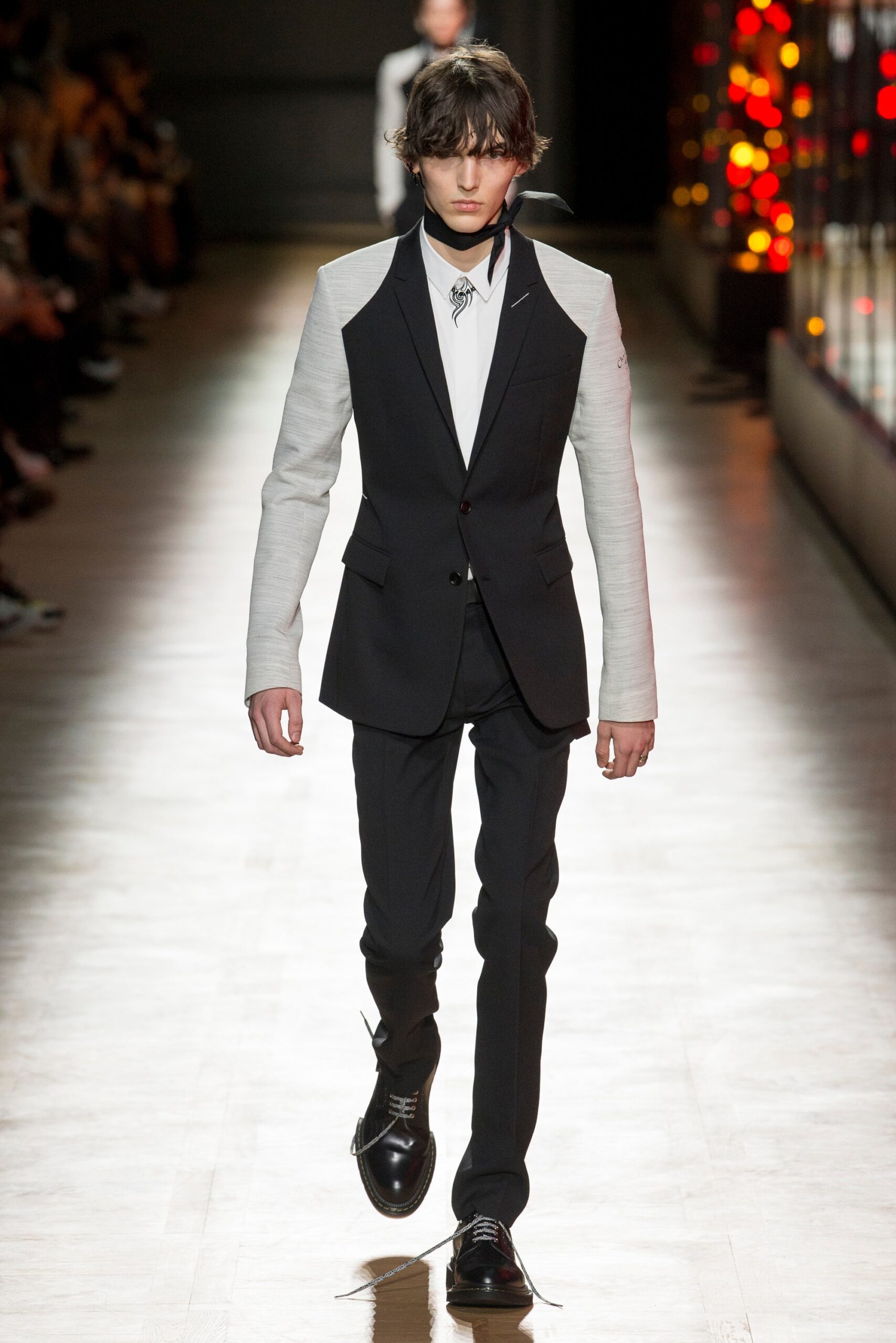 Dior Men F/W 18 Menswear Look 3