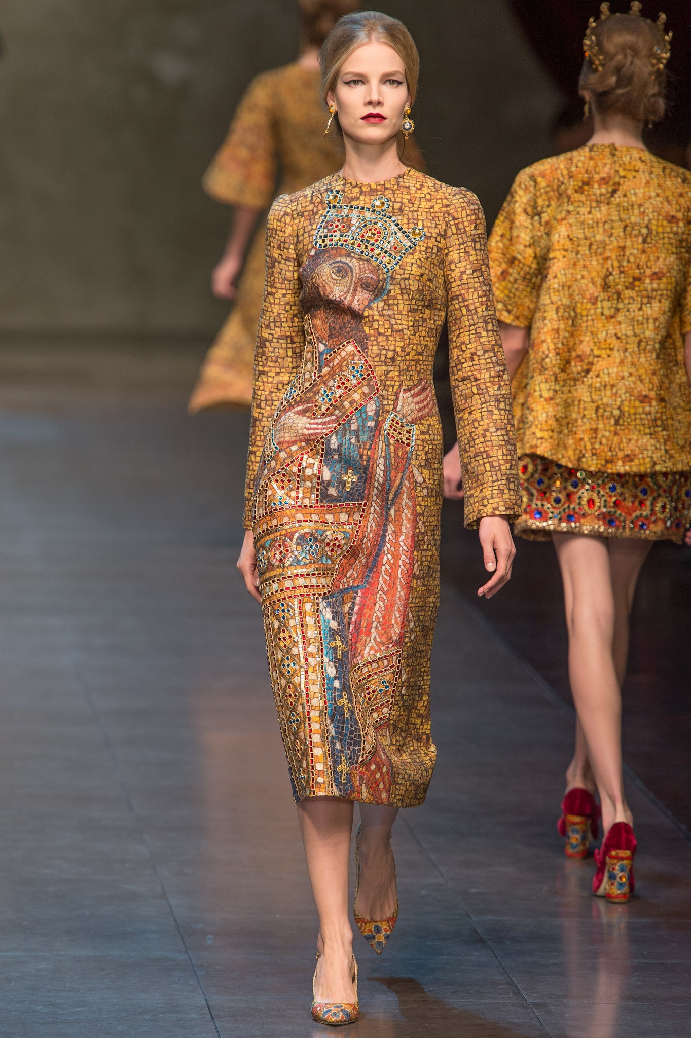 Dolce & Gabbana F/W 13 Look 7