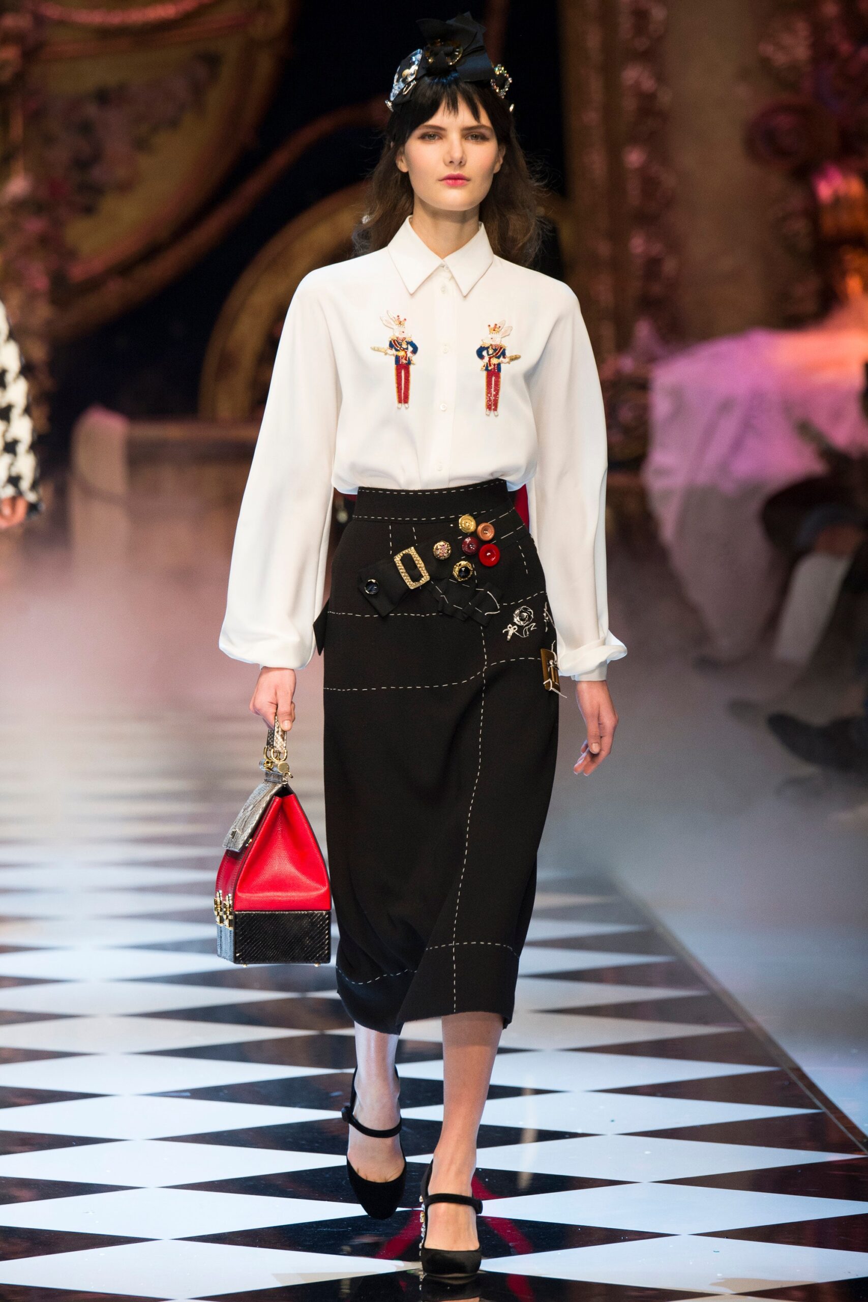 Dolce & Gabbana F/W 16 Look 3