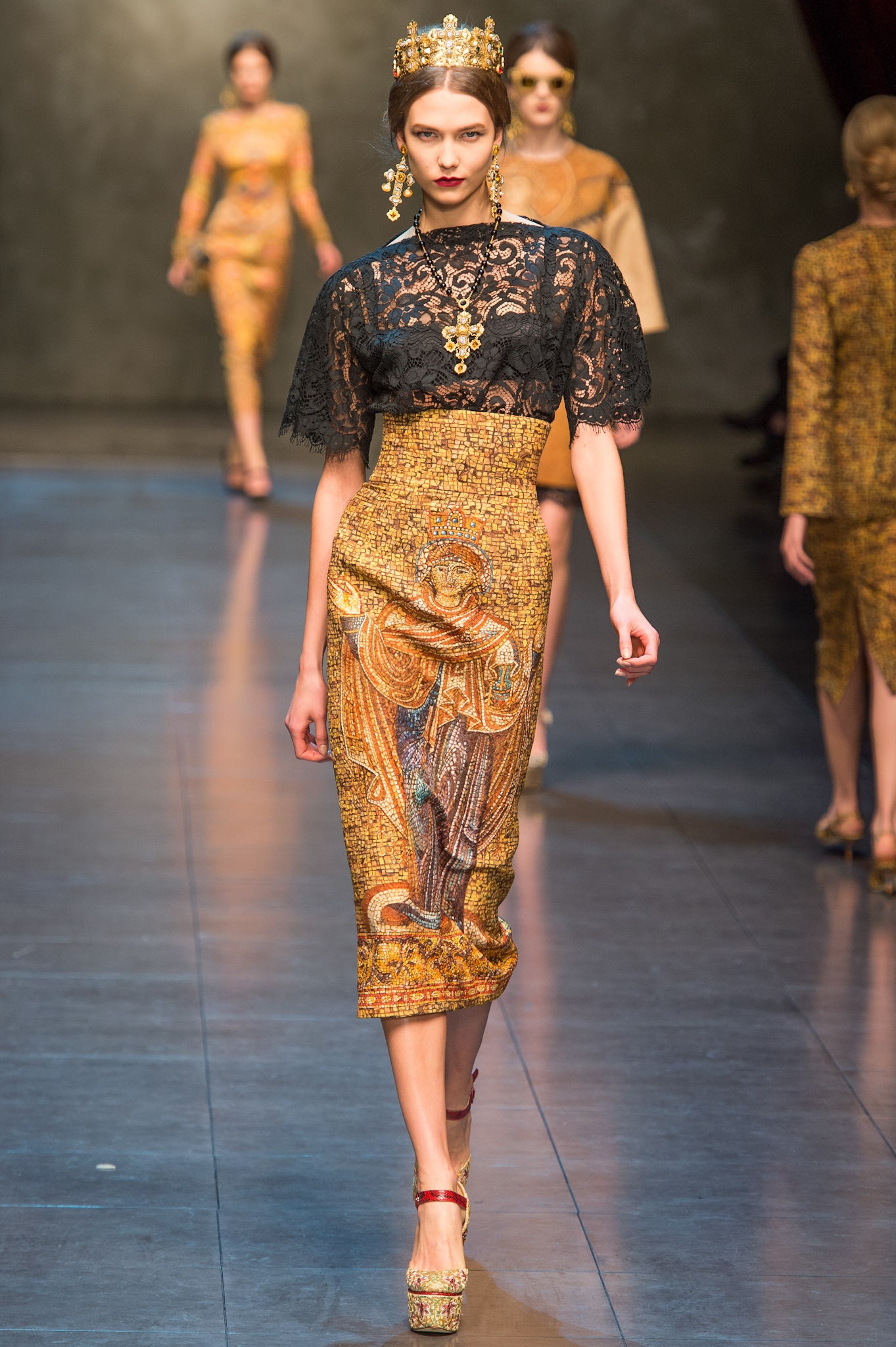 Dolce & Gabbana F/W 13 Look 9