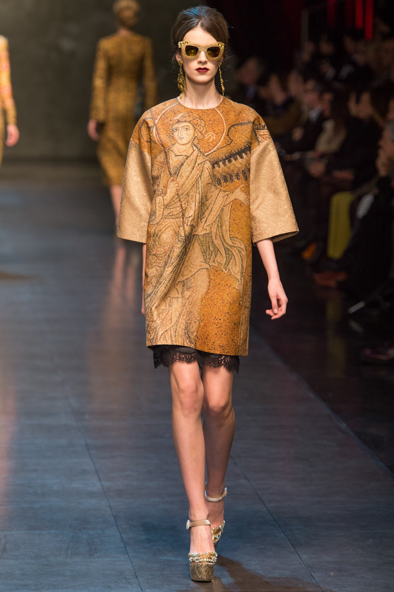 Dolce & Gabbana F/W 13 Look 10