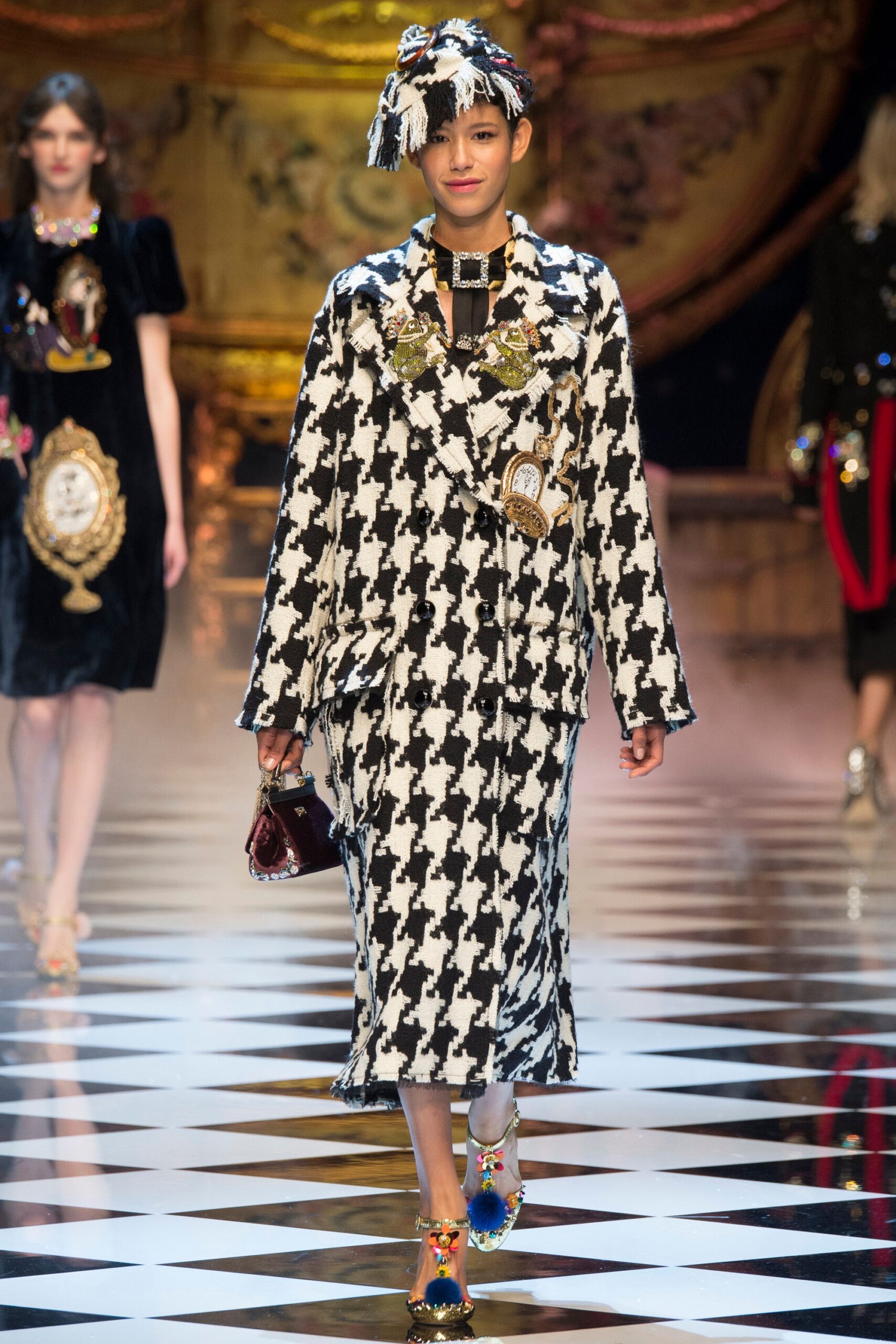 Dolce & Gabbana F/W 16 Look 4