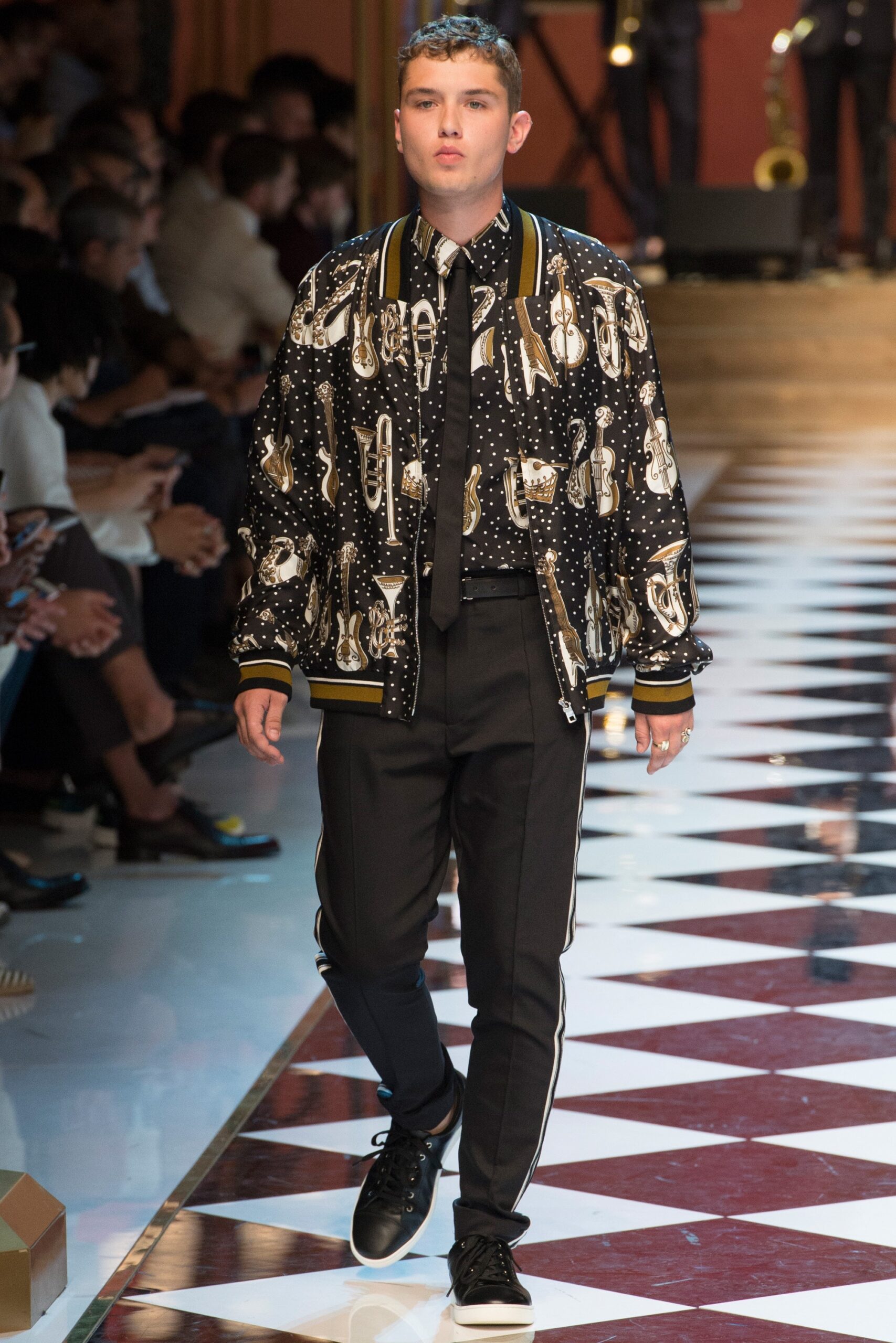 Dolce & Gabbana S/S 17 Menswear Look 2