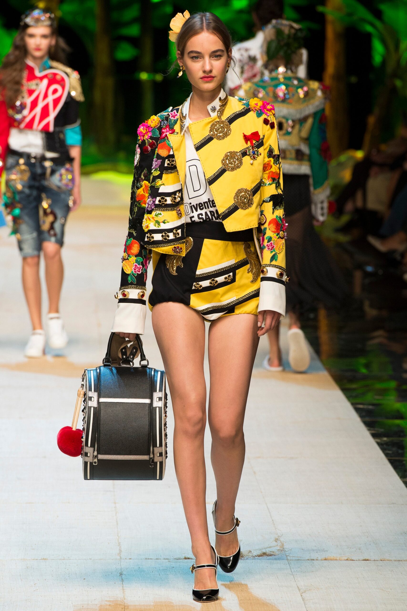 Dolce & Gabbana S/S 17 Look 4