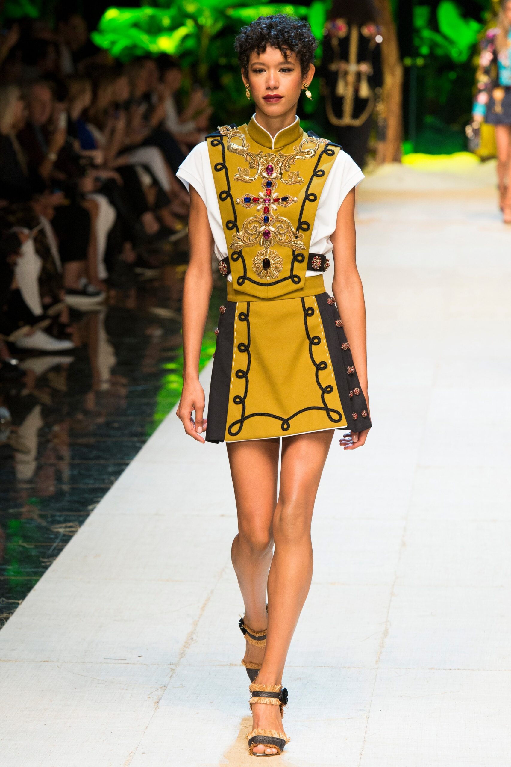 Dolce & Gabbana S/S 17 Look 6