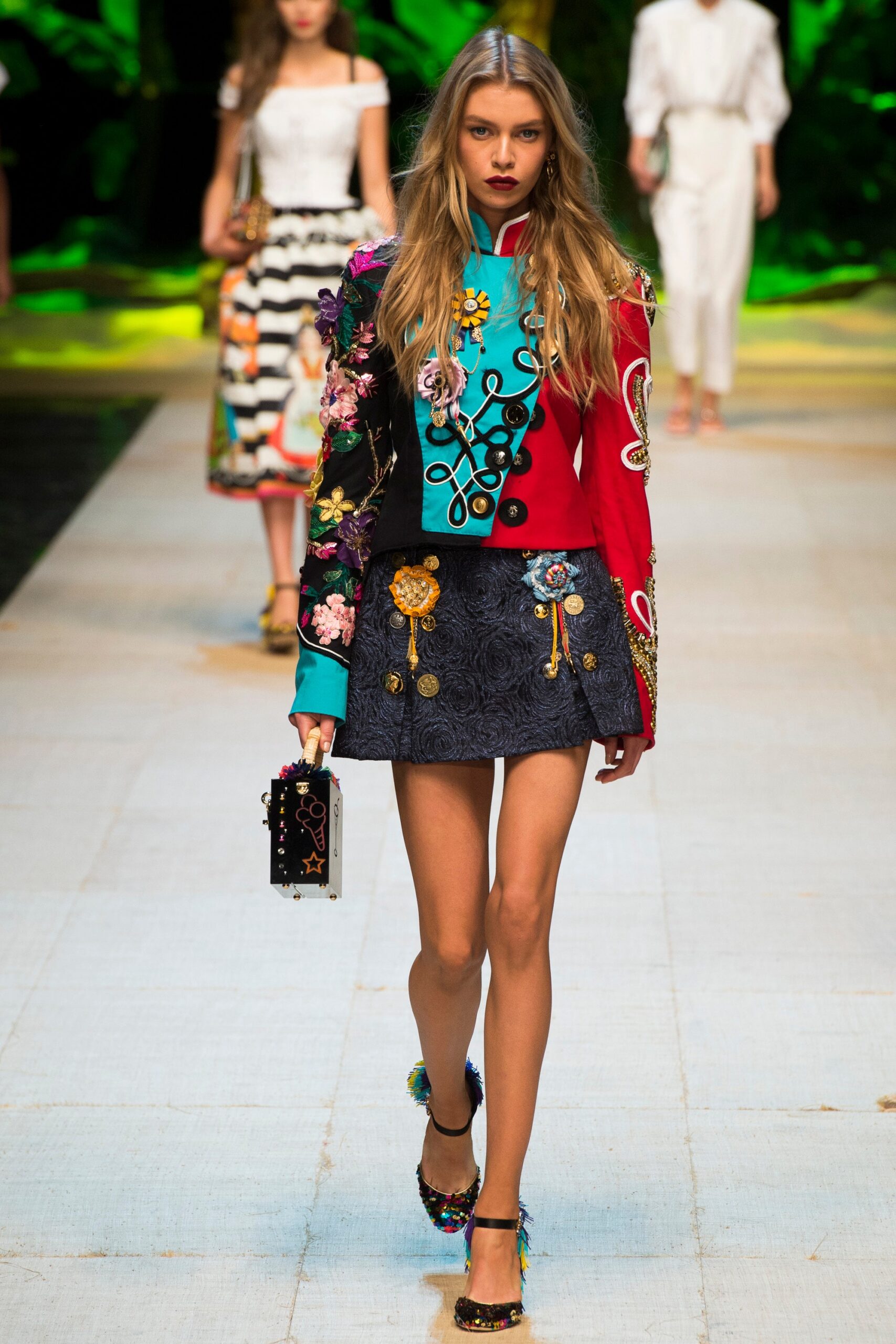 Dolce & Gabbana S/S 17 Look 8