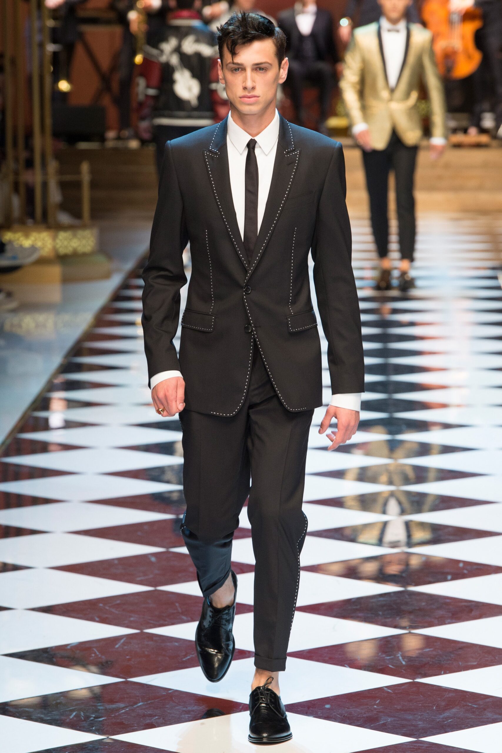 Dolce & Gabbana S/S 17 Menswear Look 9