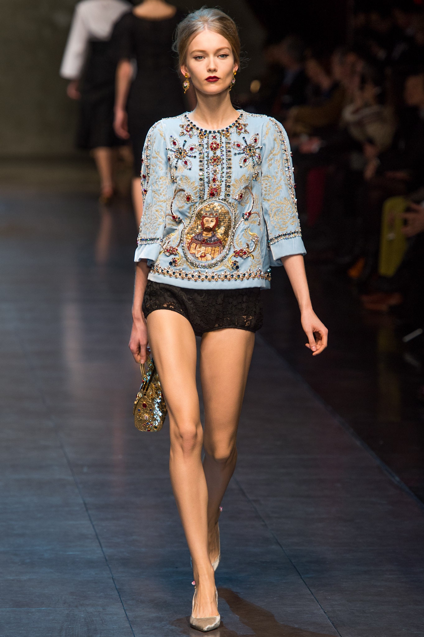 Dolce & Gabbana F/W 13 Look 32