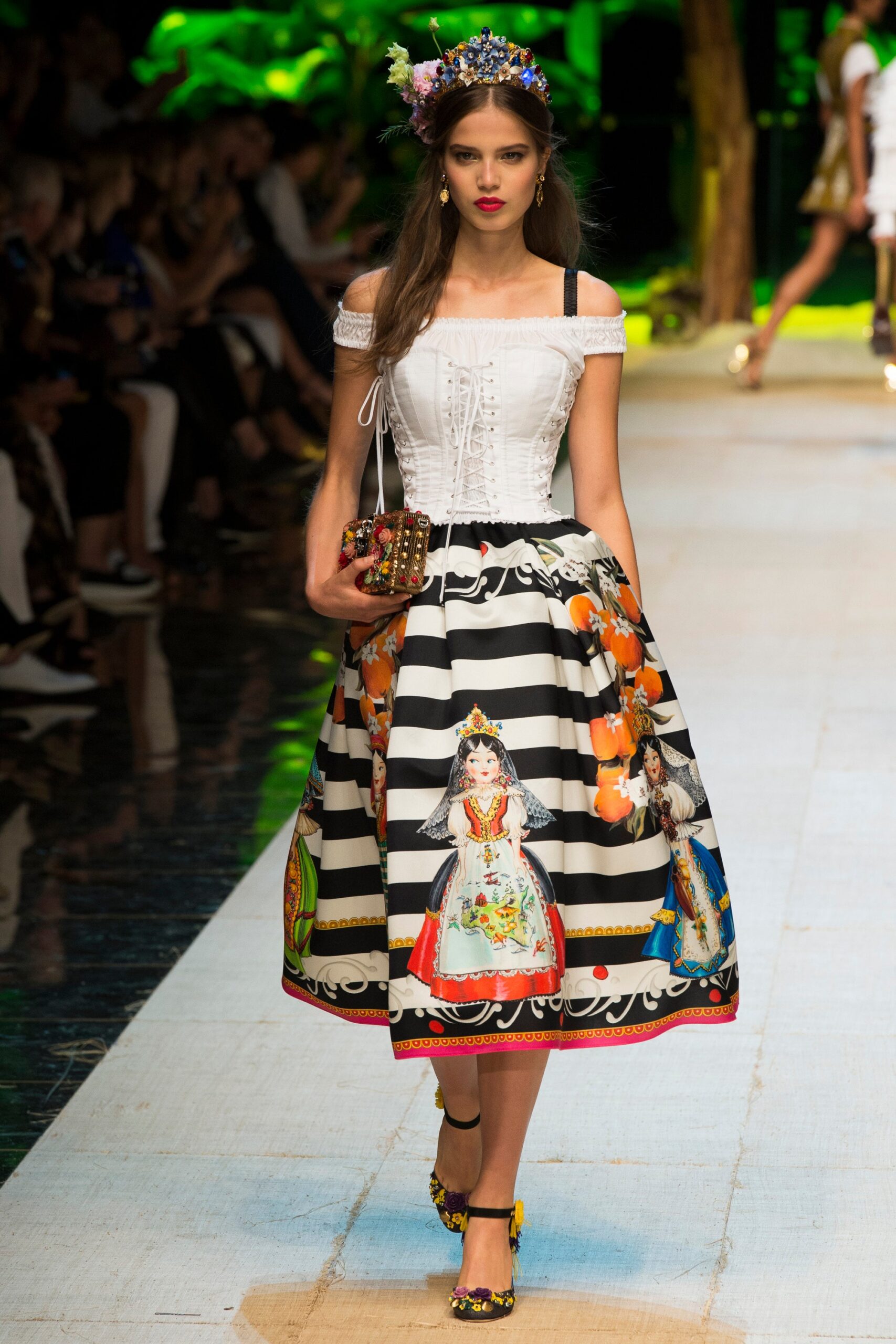 Dolce & Gabbana S/S 17 Look 9