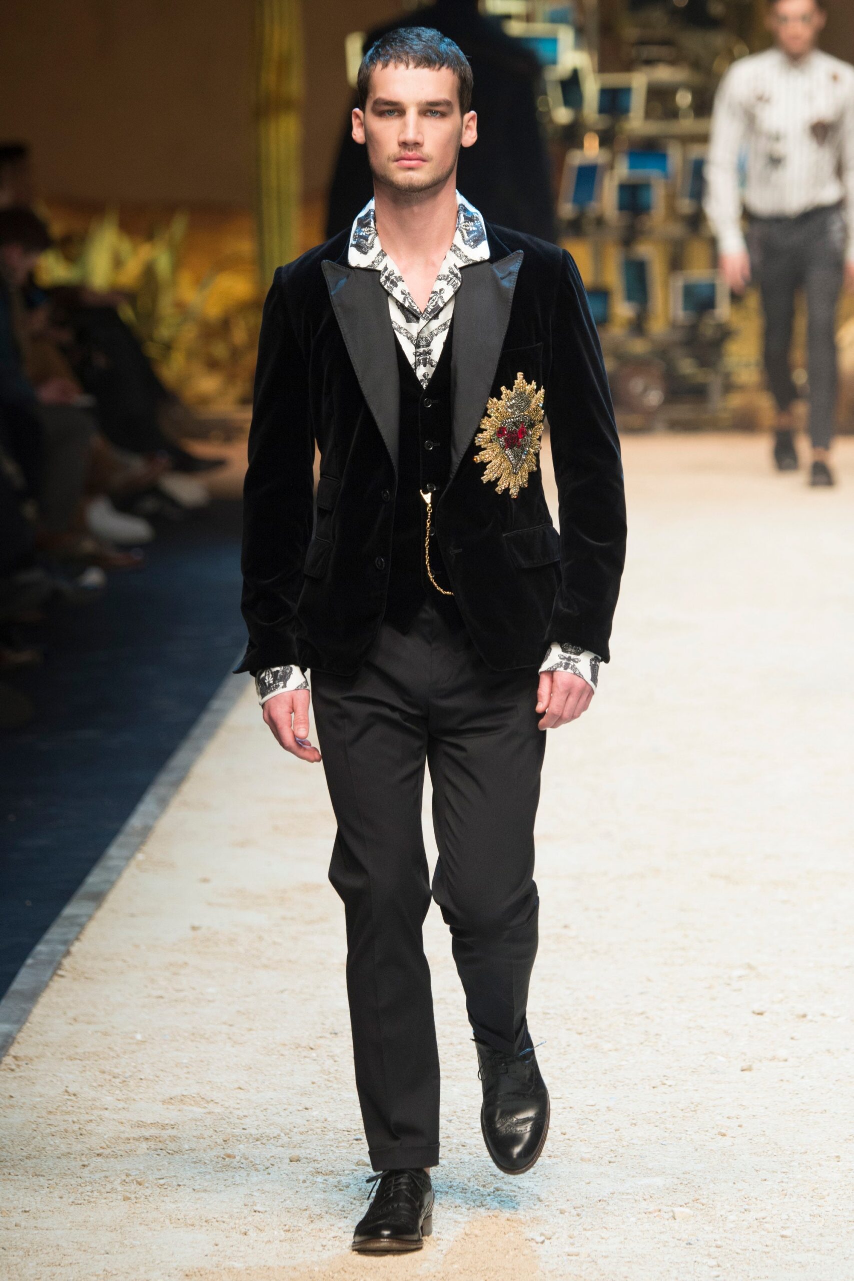 Dolce & Gabbana F/W 16 Menswear Look 10