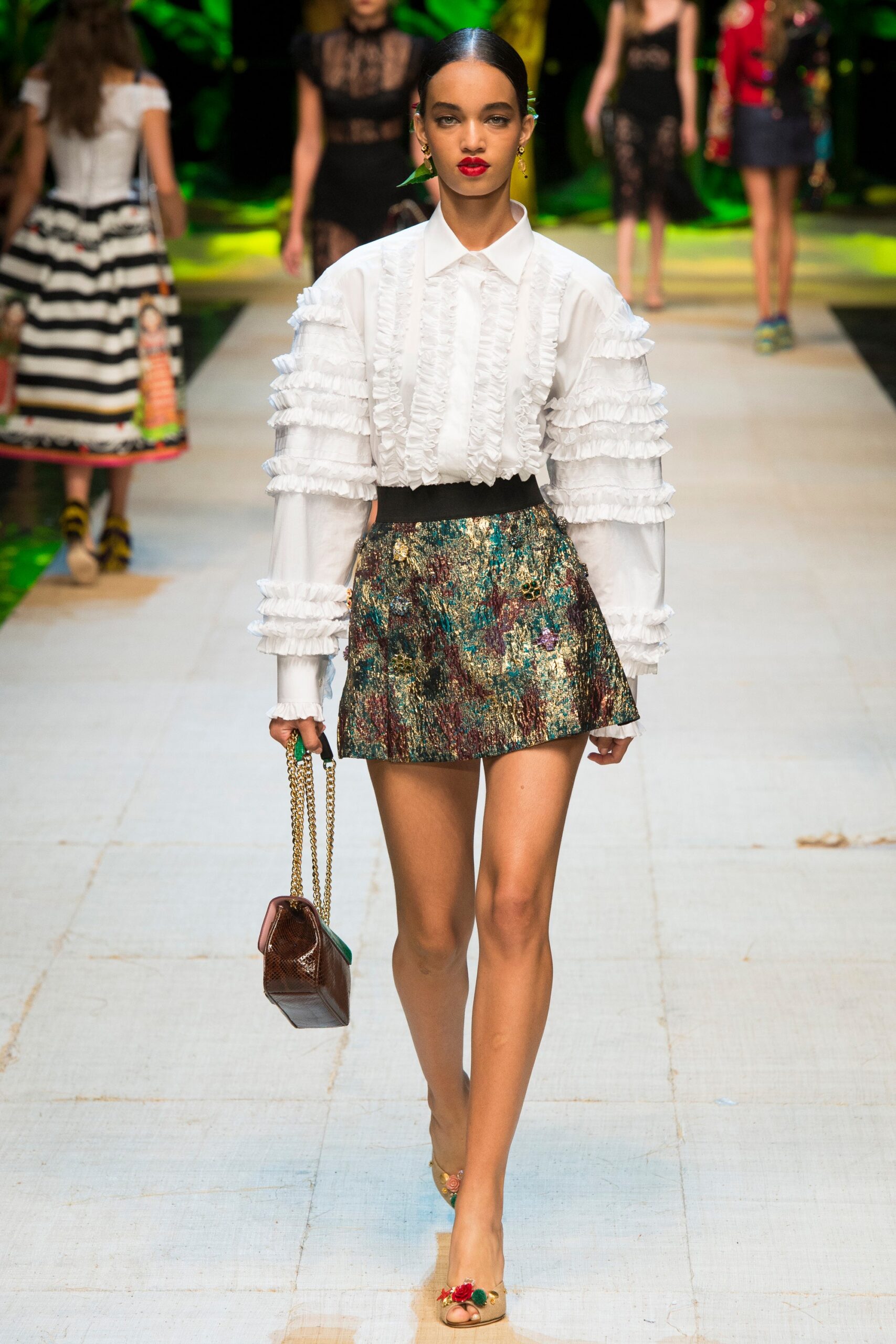 Dolce & Gabbana S/S 17 Look 11