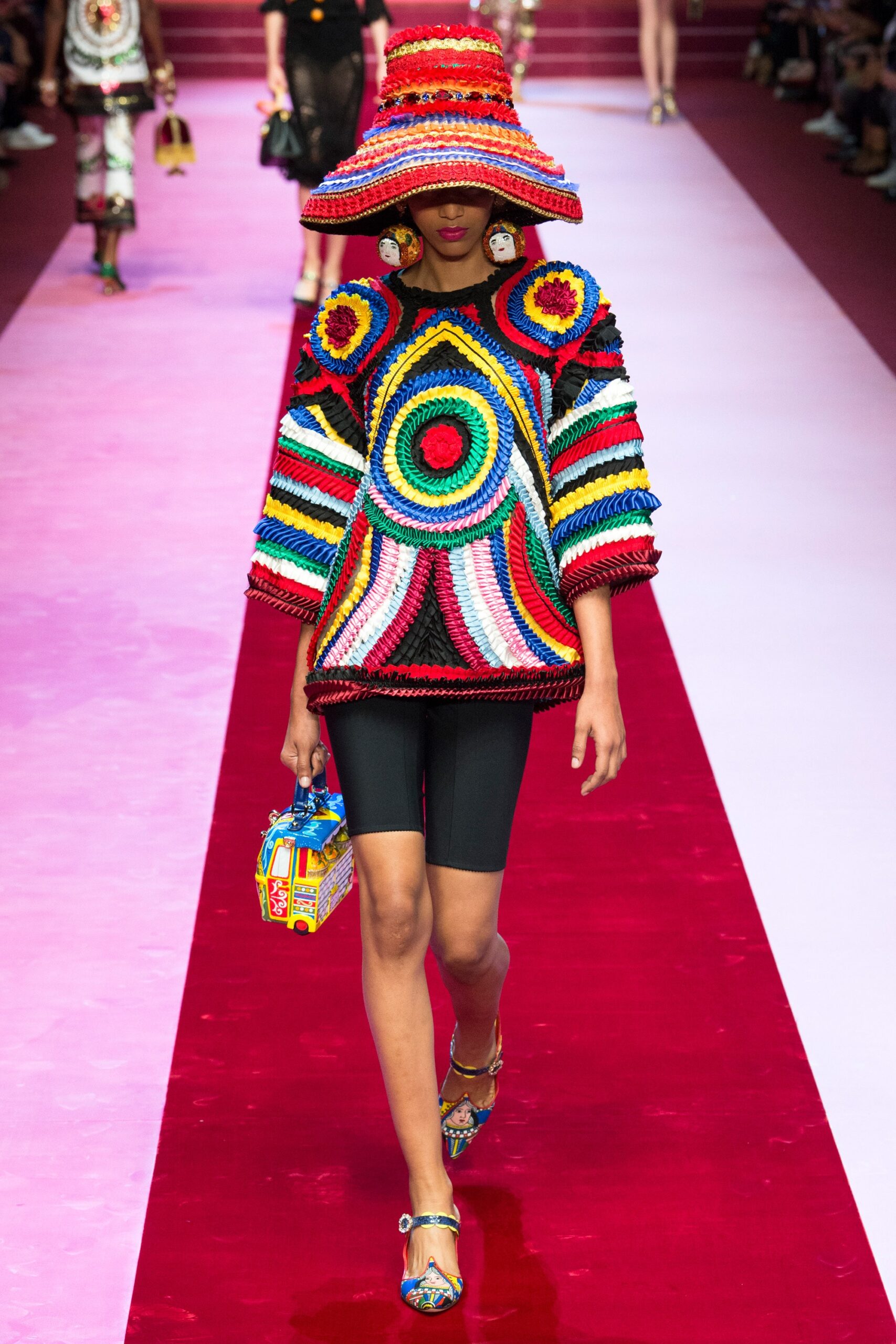 Dolce & Gabbana S/S 18 Look 23