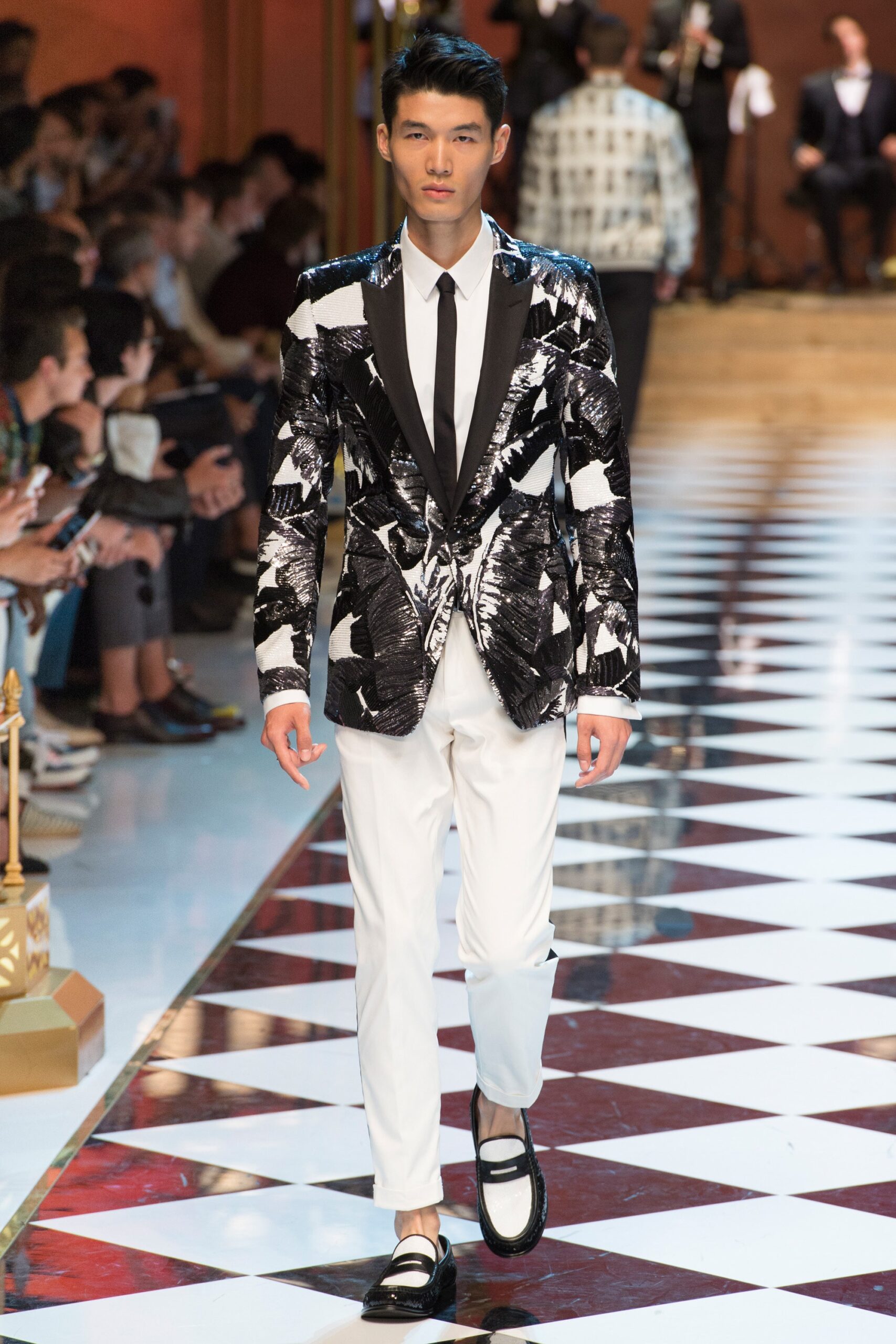 Dolce & Gabbana S/S 17 Menswear Look 13