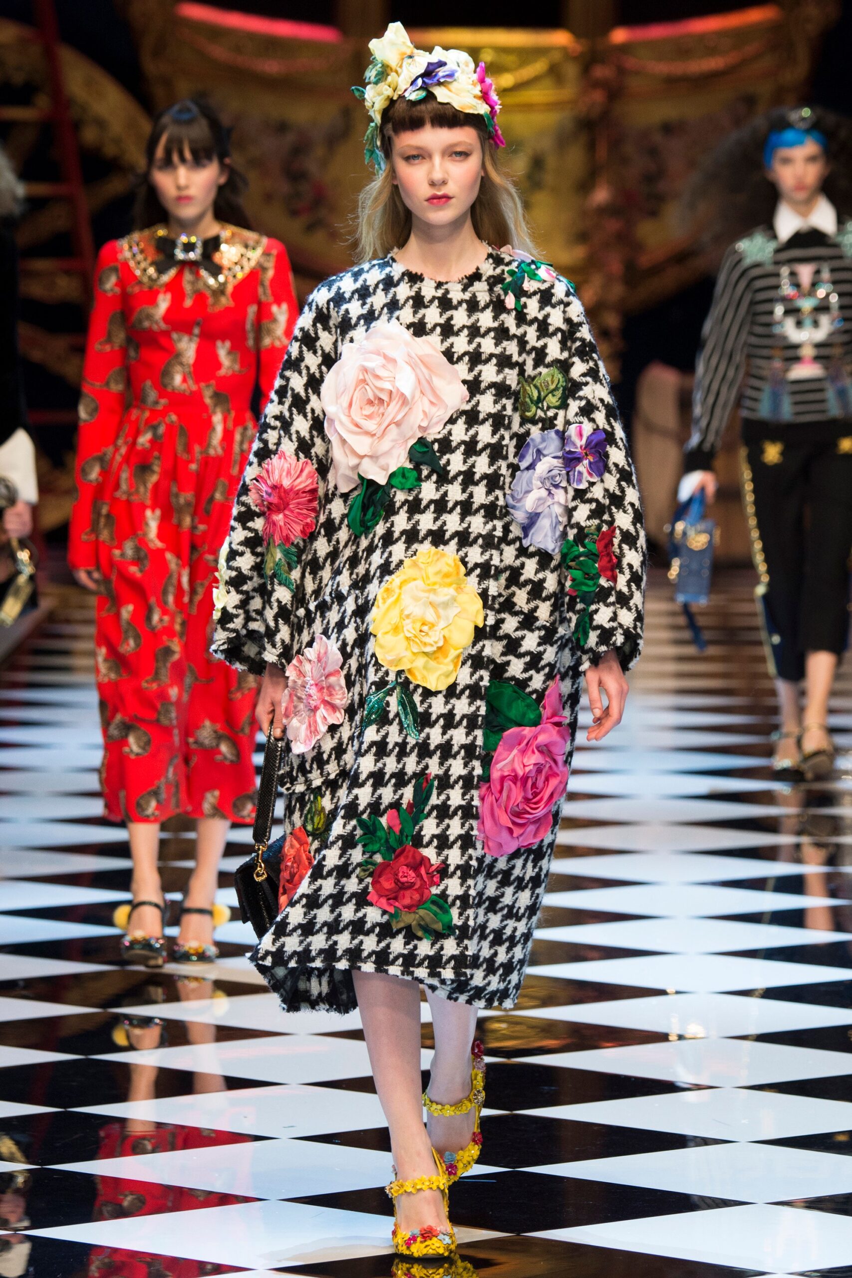 Dolce & Gabbana F/W 16 Look 15