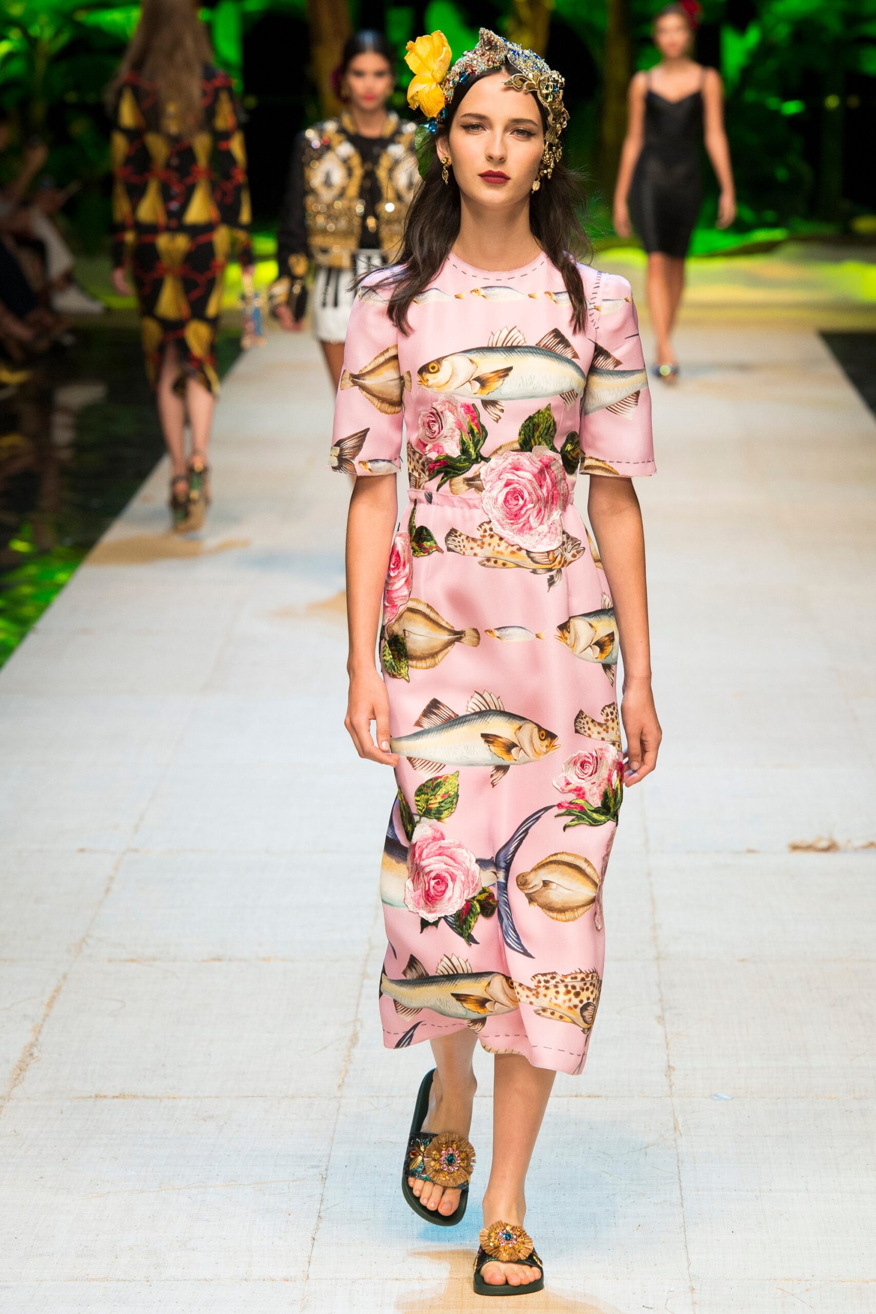 Dolce & Gabbana S/S 17 Look 17