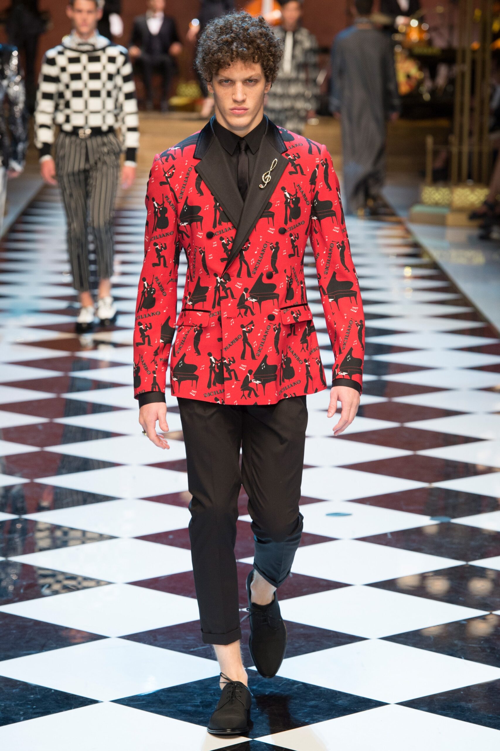 Dolce & Gabbana S/S 17 Menswear Look 15