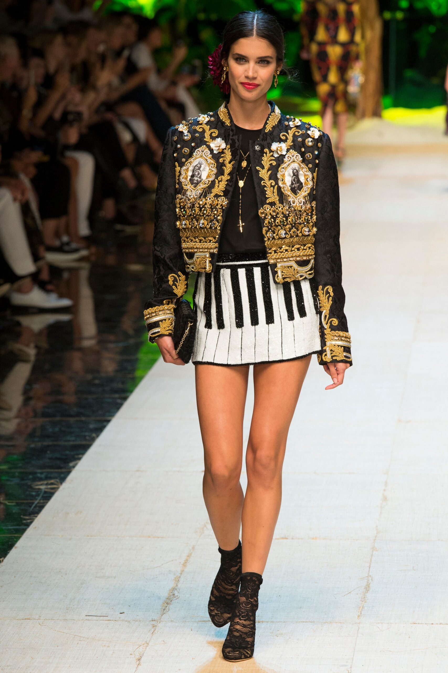 Dolce & Gabbana S/S 17 Look 18