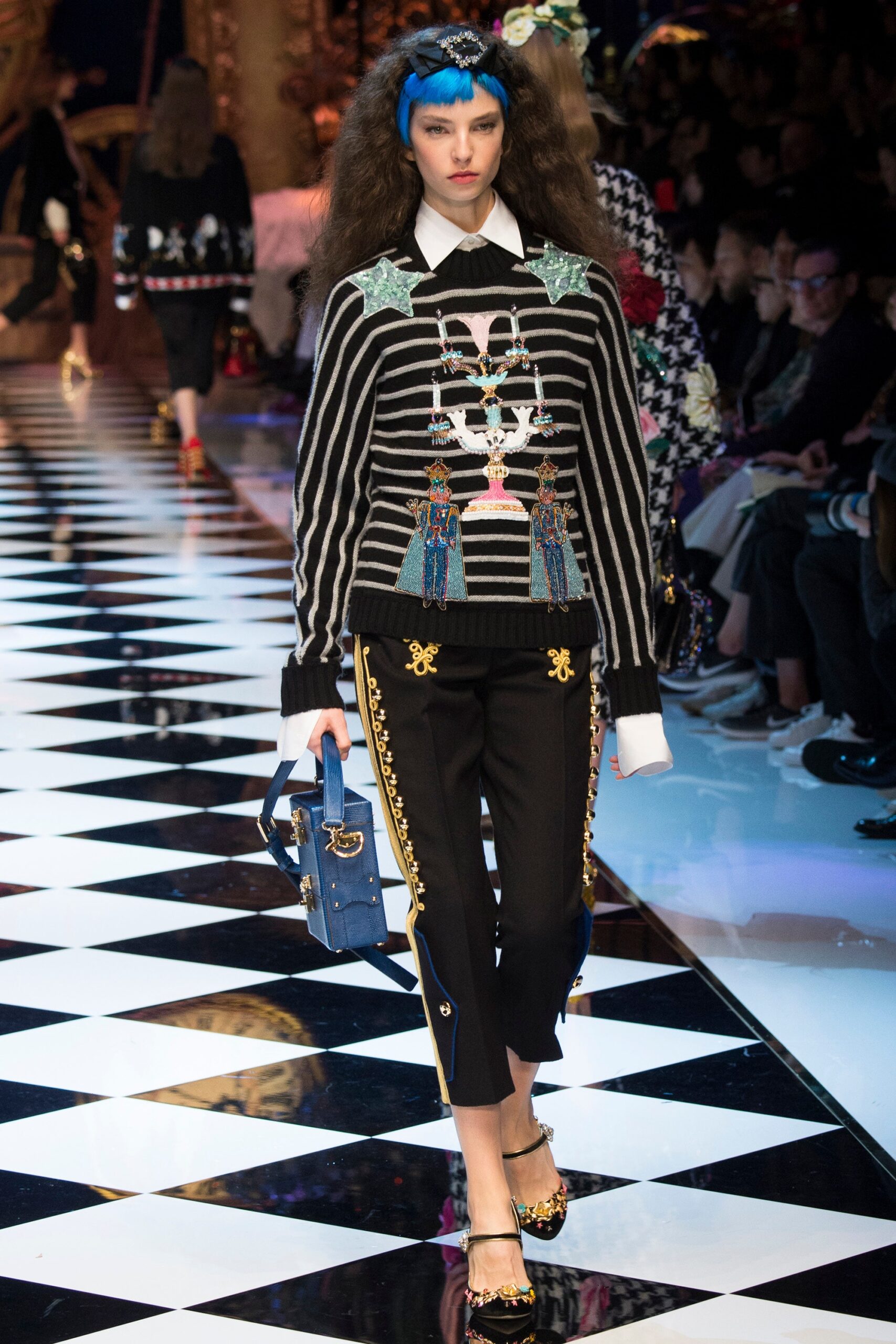Dolce & Gabbana F/W 16 Look 17