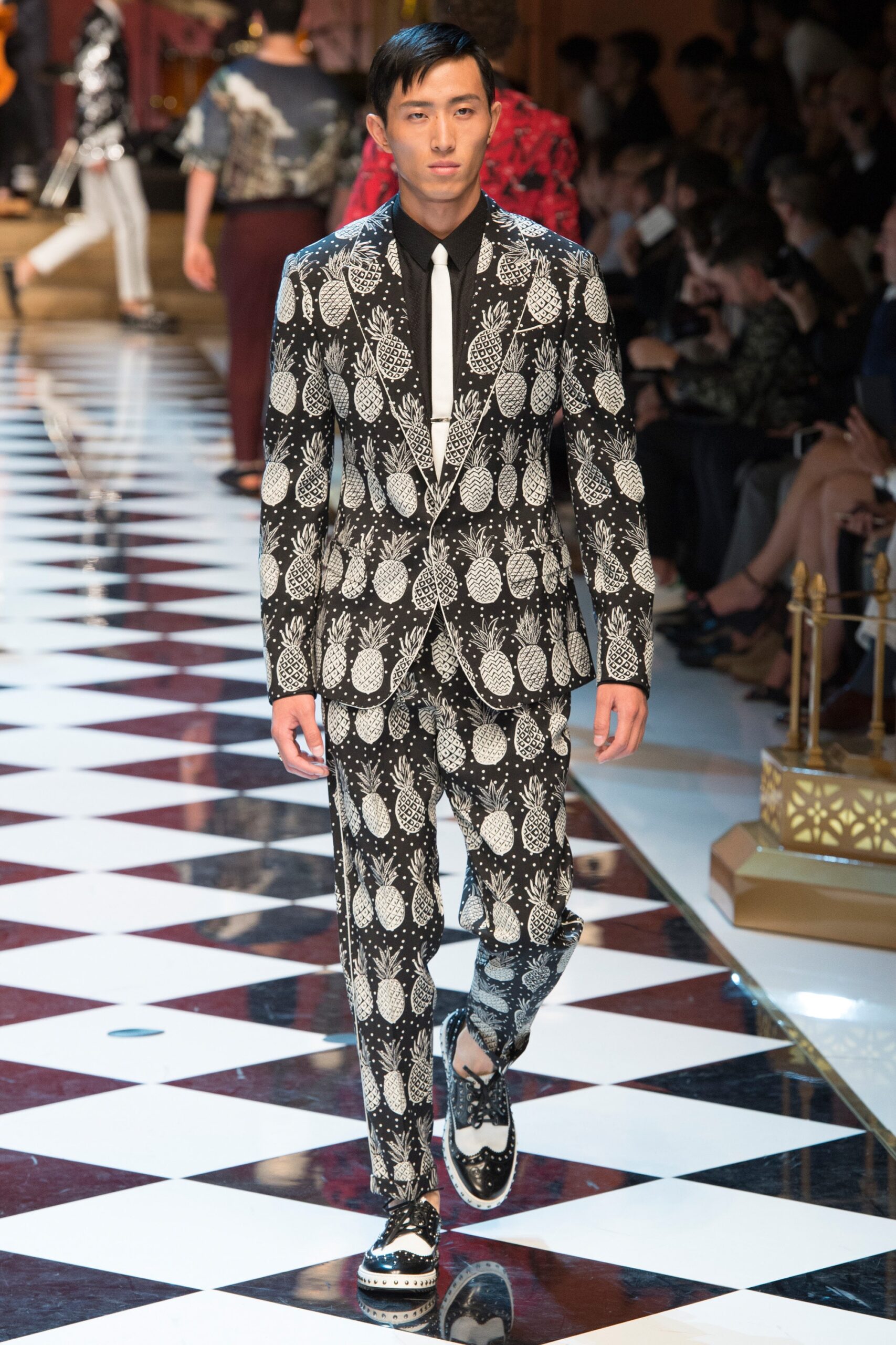 Dolce & Gabbana S/S 17 Menswear Look 17