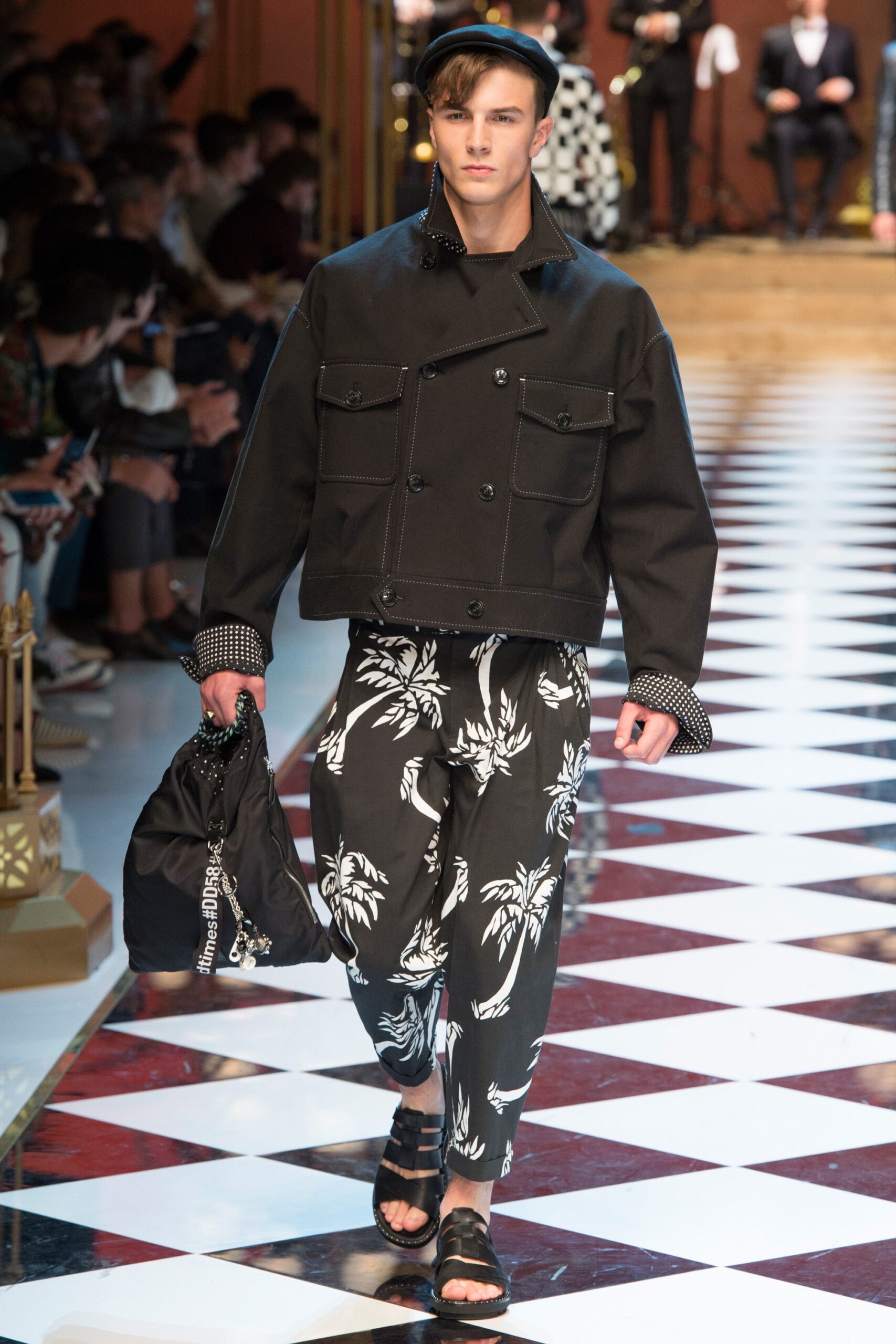 Dolce & Gabbana S/S 17 Menswear Look 19