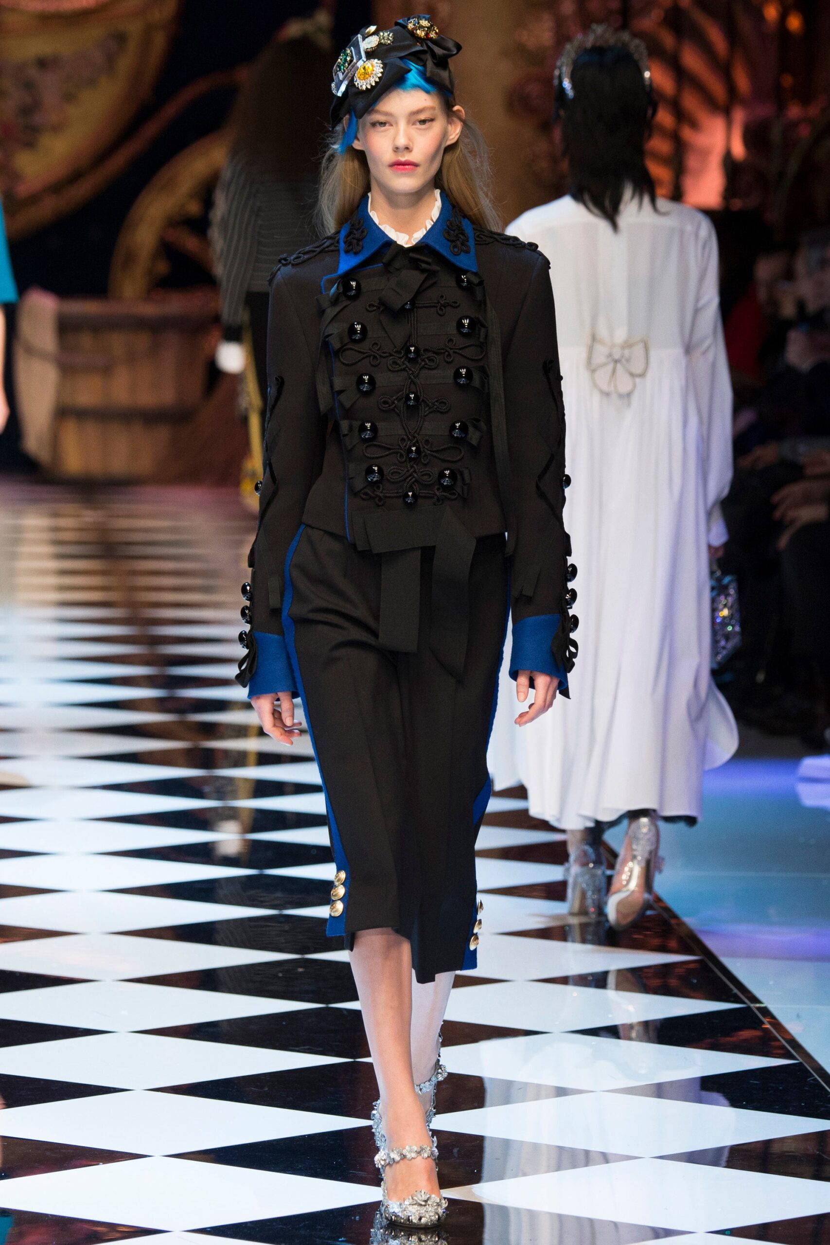 Dolce & Gabbana F/W 16 Look 19