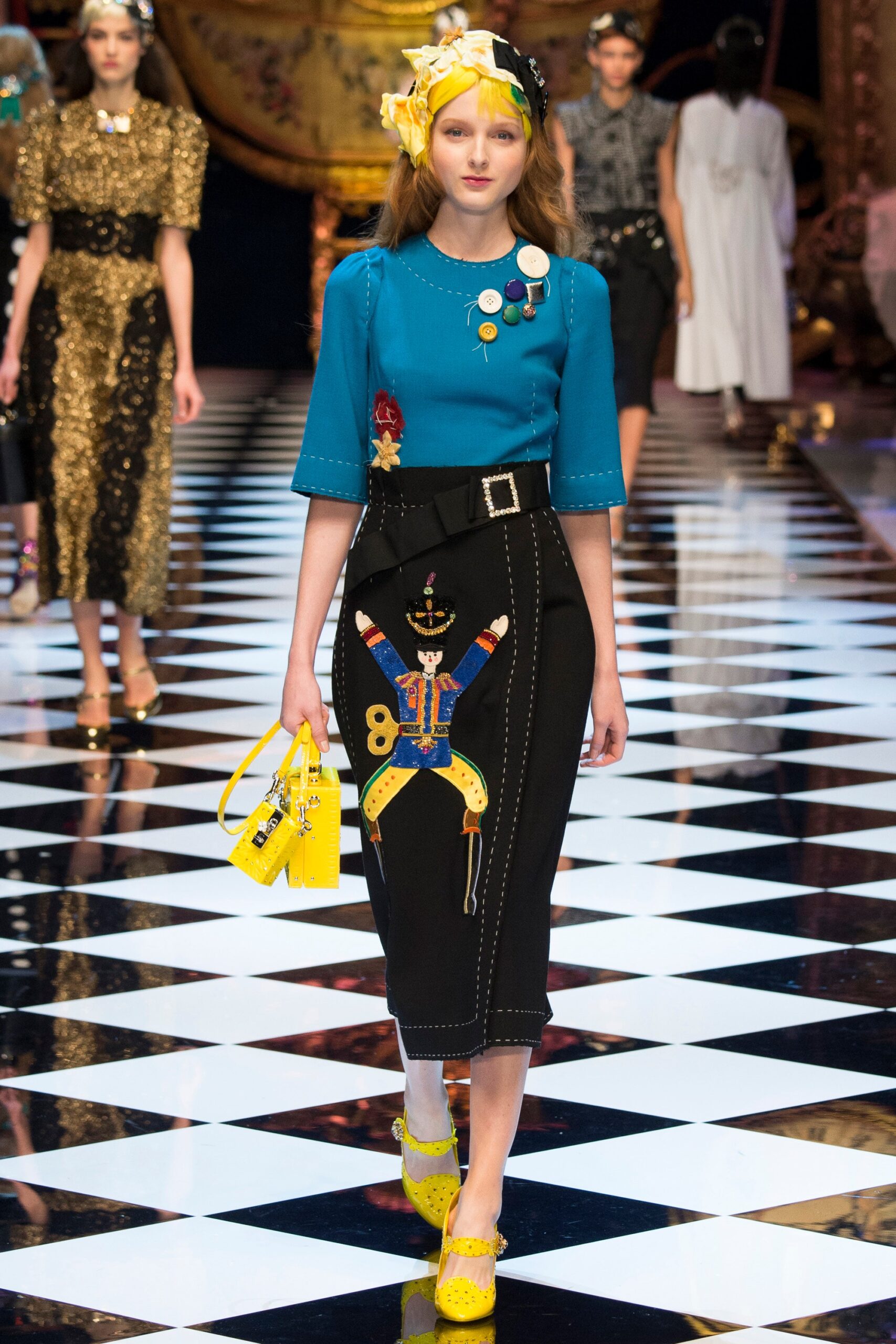 Dolce & Gabbana F/W 16 Look 20