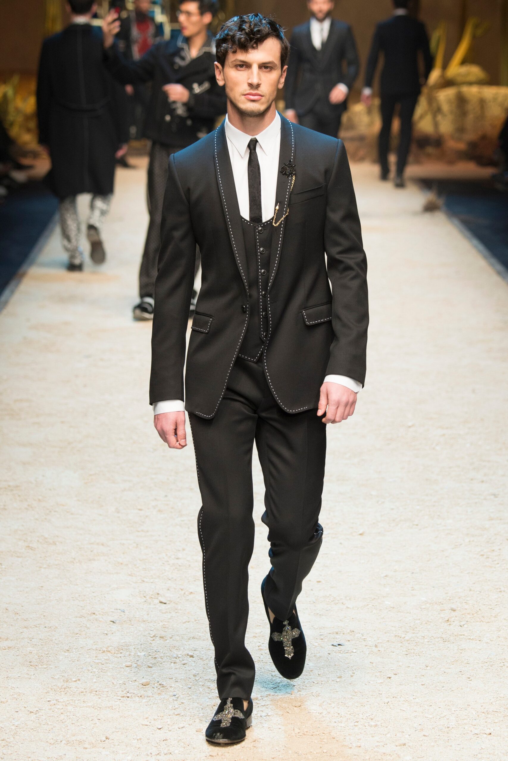 Dolce & Gabbana F/W 16 Menswear Look 16