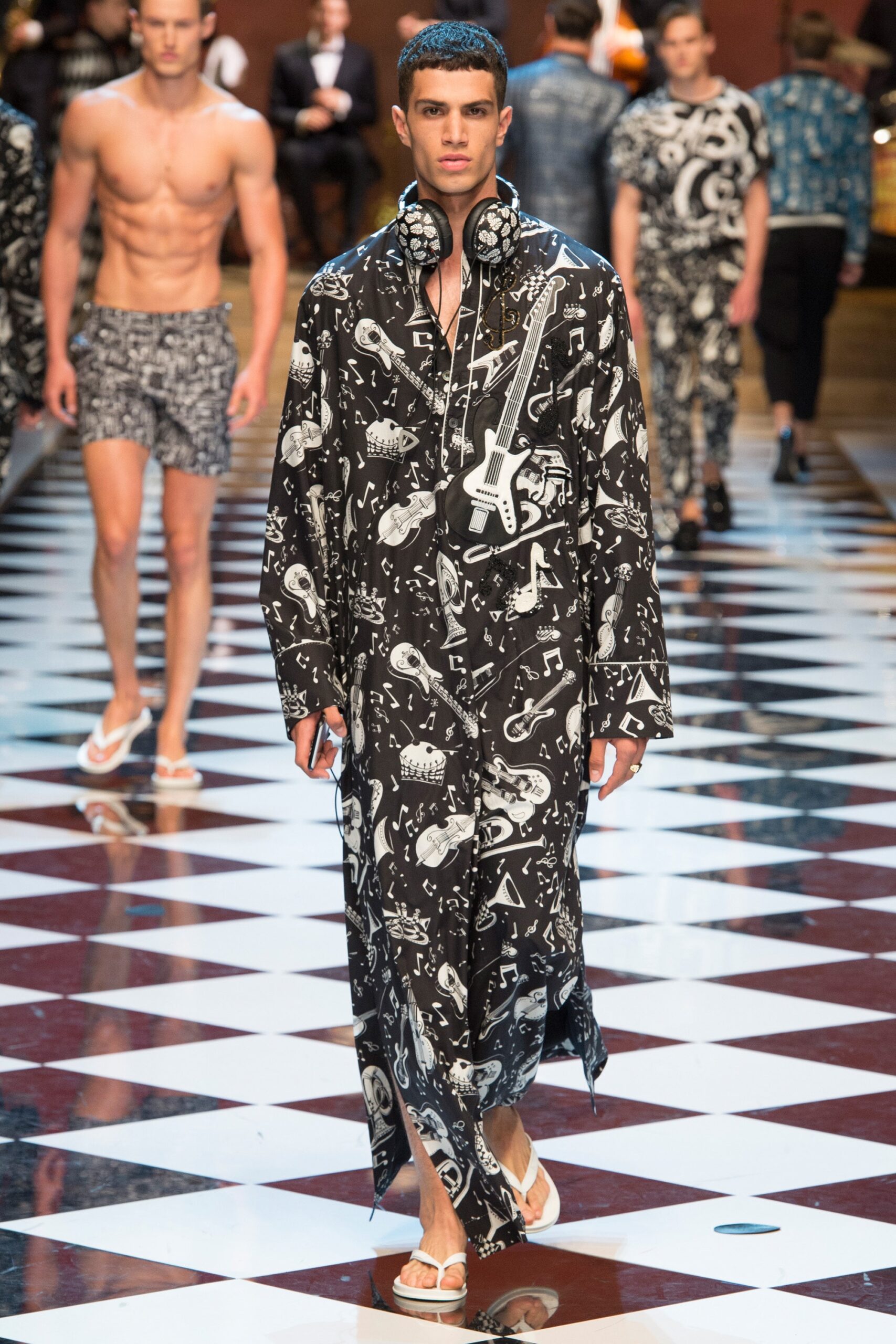 Dolce & Gabbana S/S 17 Menswear Look 24