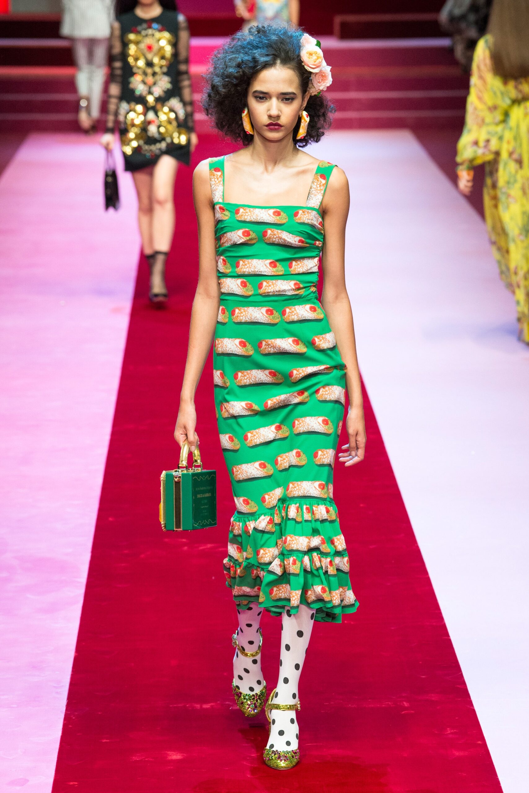 Dolce & Gabbana S/S 18 Look 38