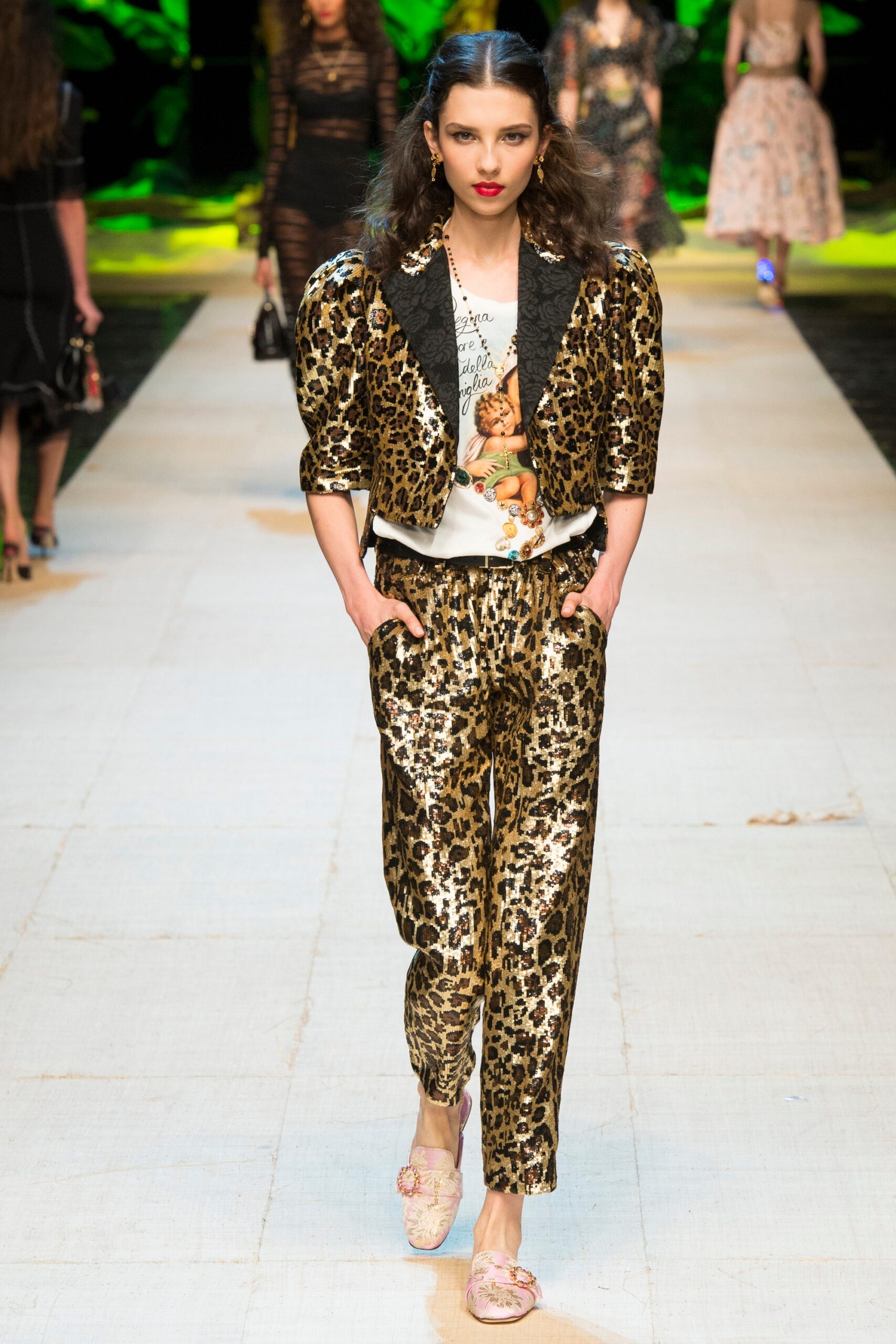 Dolce & Gabbana S/S 17 Look 29
