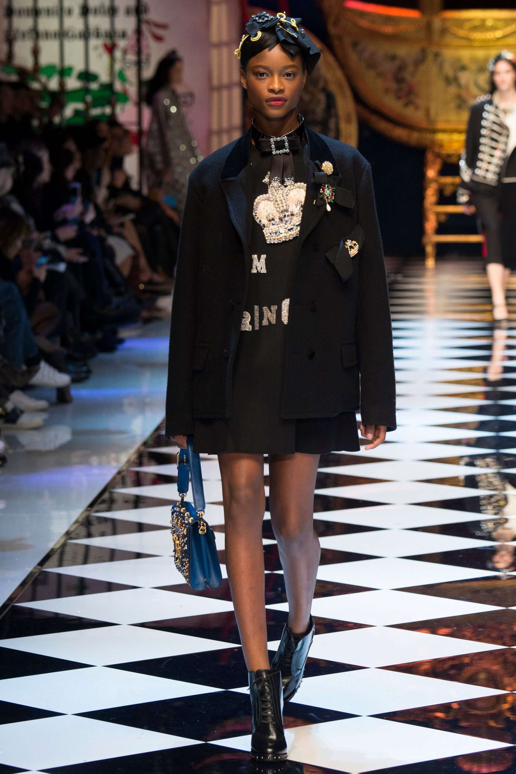 Dolce & Gabbana F/W 16 Look 26