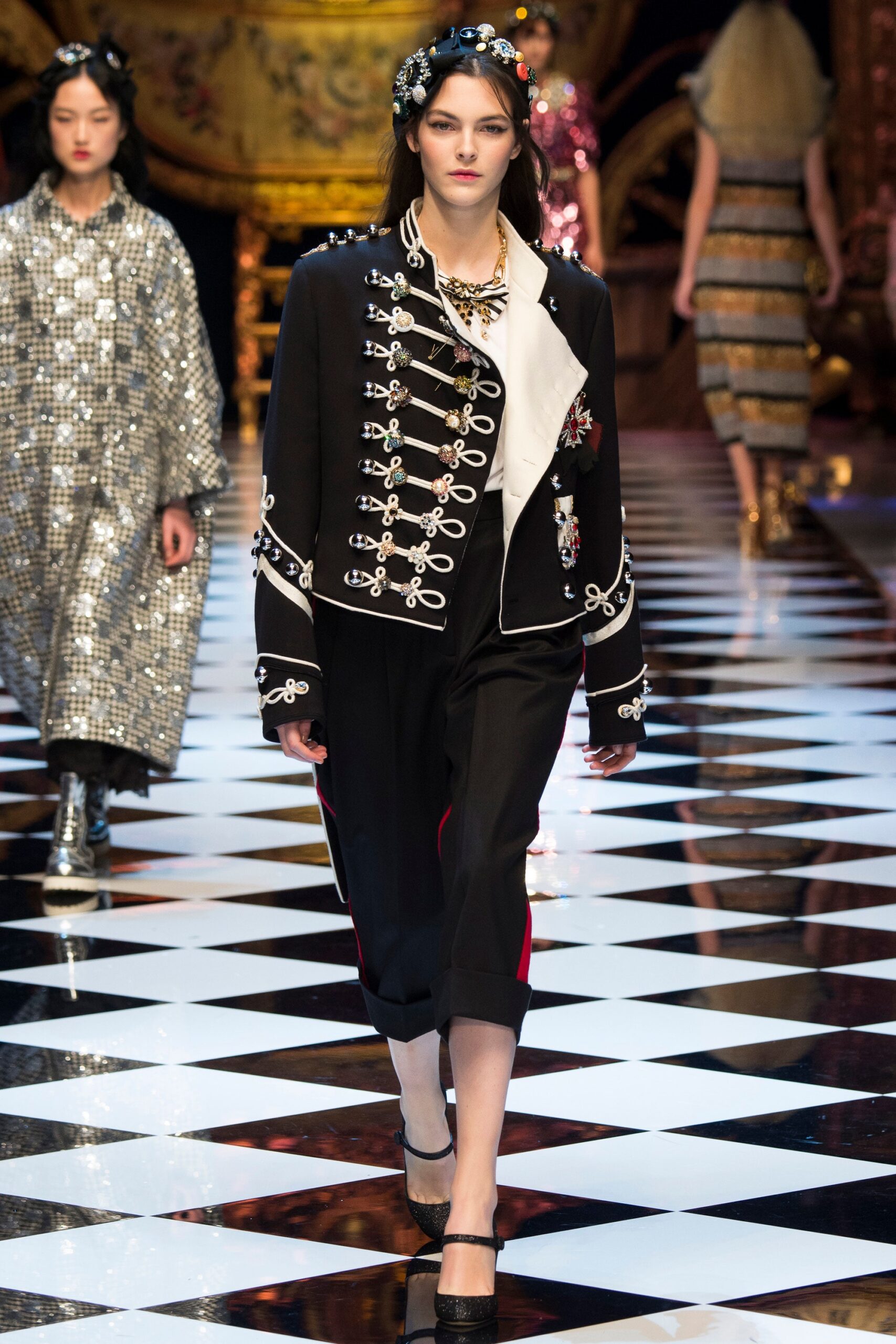 Dolce & Gabbana F/W 16 Look 27