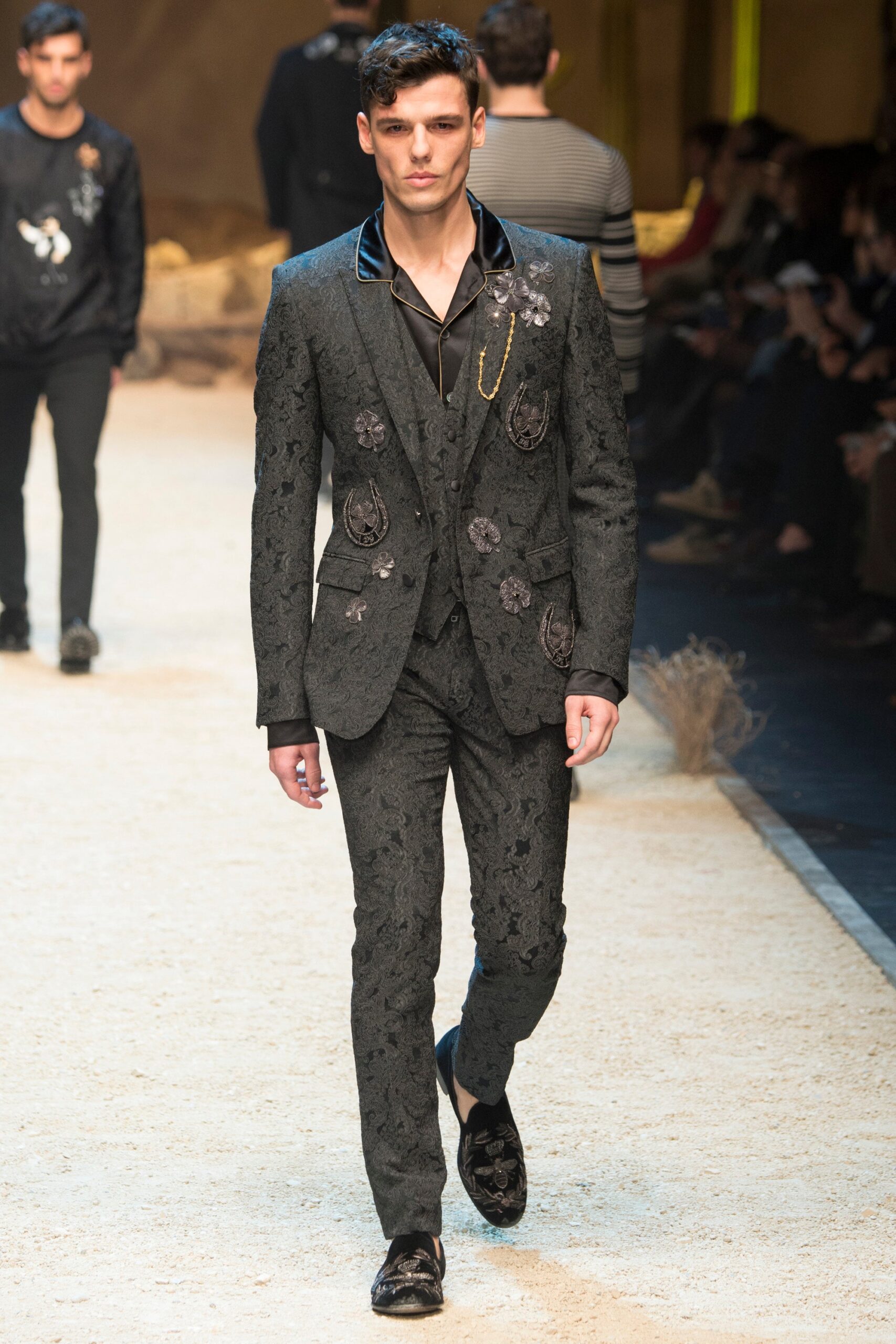 Dolce & Gabbana F/W 16 Menswear Look 18