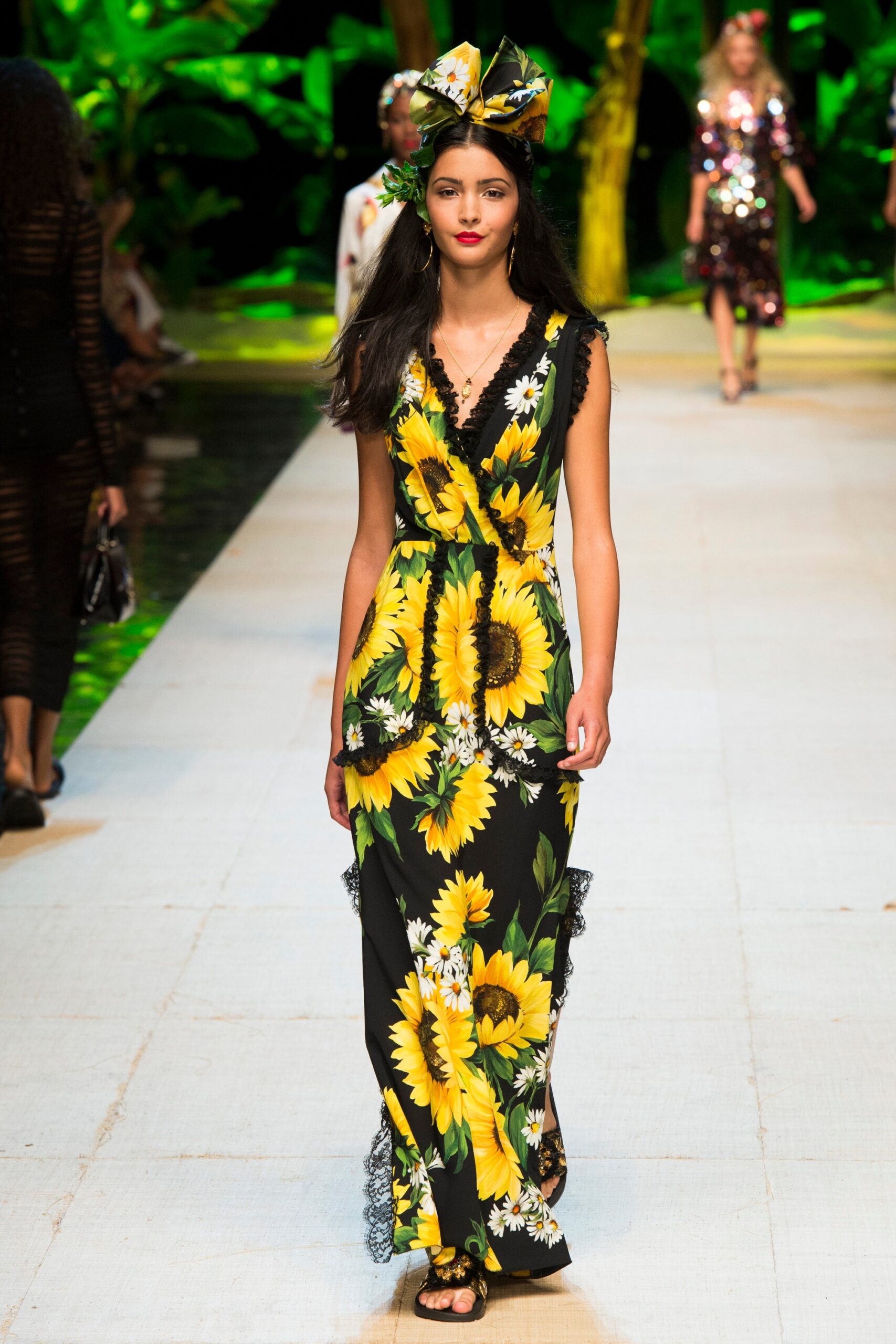 Dolce & Gabbana S/S 17 Look 32