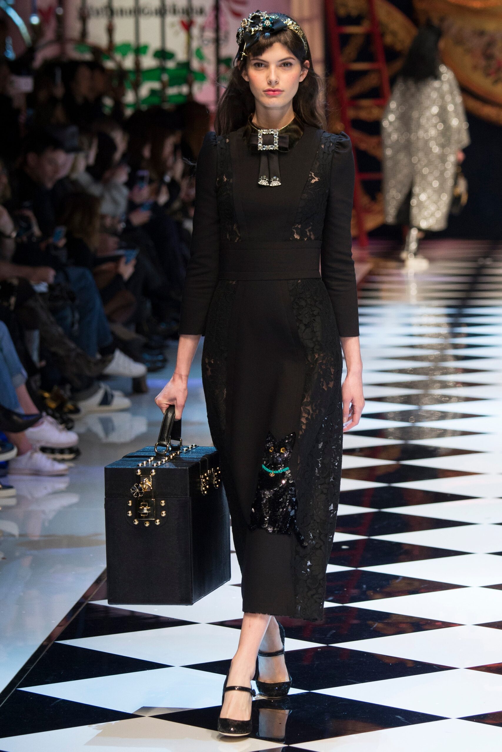 Dolce & Gabbana F/W 16 Look 31