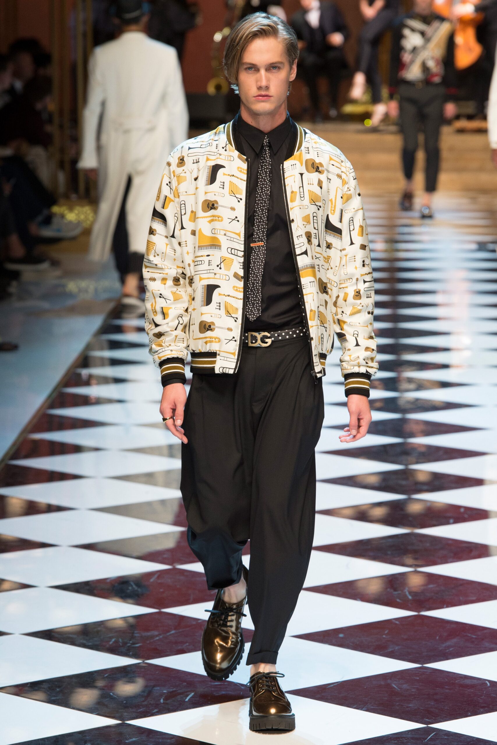Dolce & Gabbana S/S 17 Menswear Look 32
