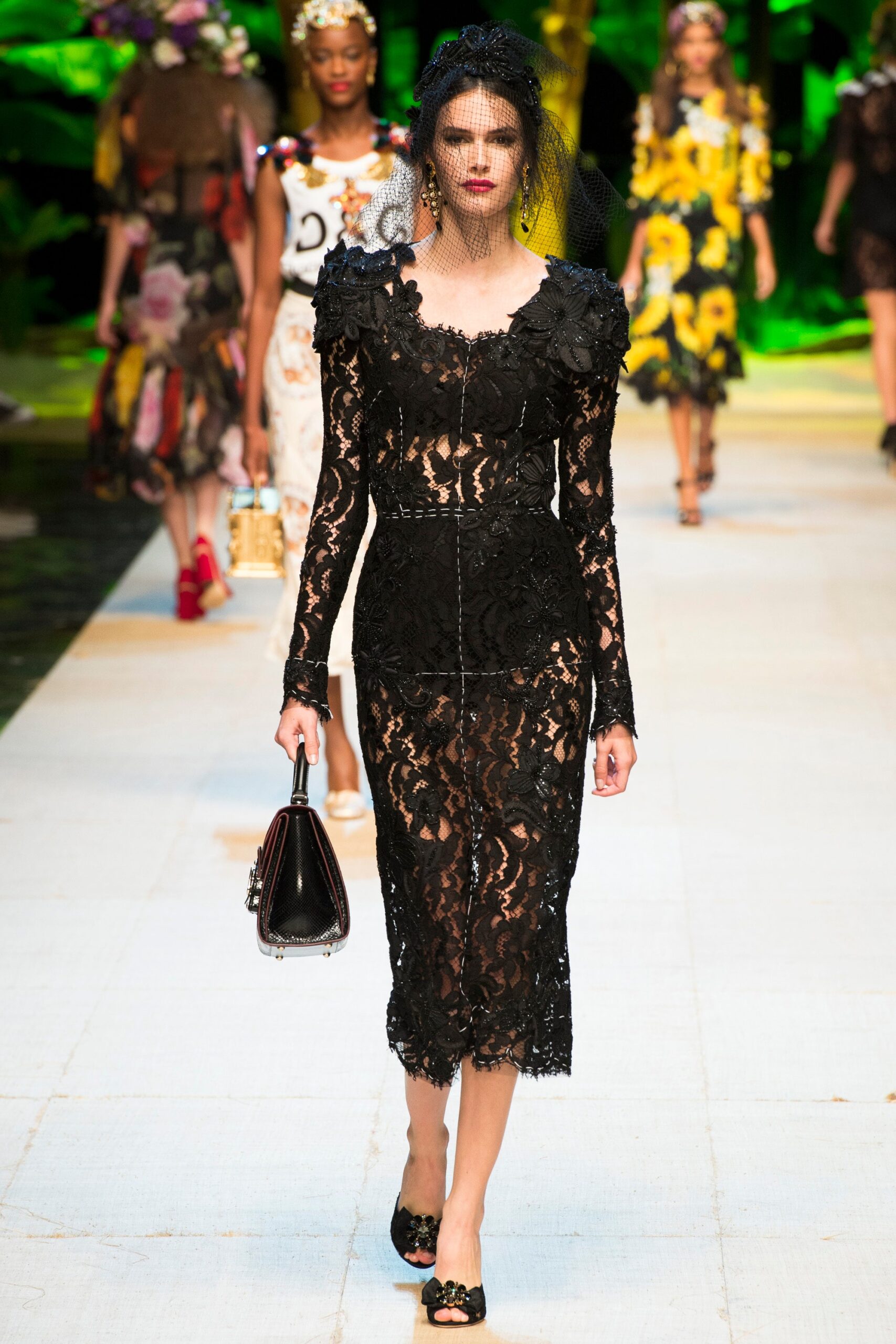 Dolce & Gabbana S/S 17 Look 38